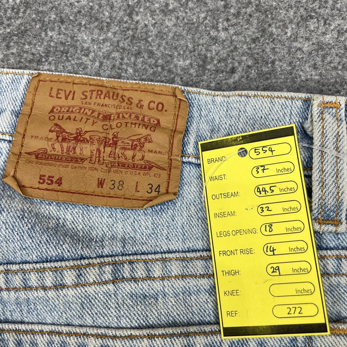 Levi's × Vintage Vintage Levi's 554 Blue Light Wash - wc 272 Size US 37 - 15 Thumbnail