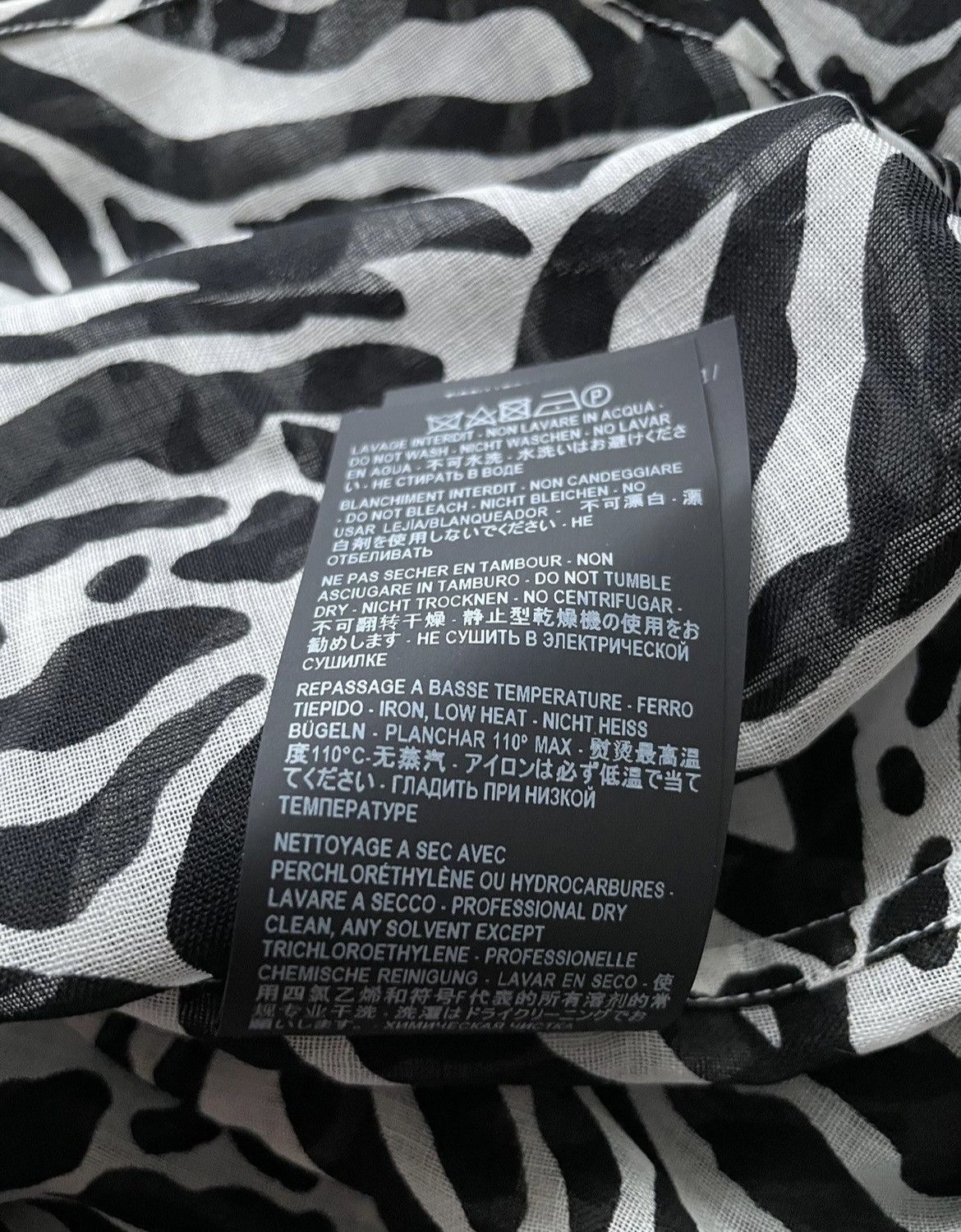 Hedi Slimane × Saint Laurent Paris × Yves Saint Laurent $1,100 Sold Out Brand NEW Rare Iconic Runway Zebra Shirt Size US M / EU 48-50 / 2 - 14 Thumbnail