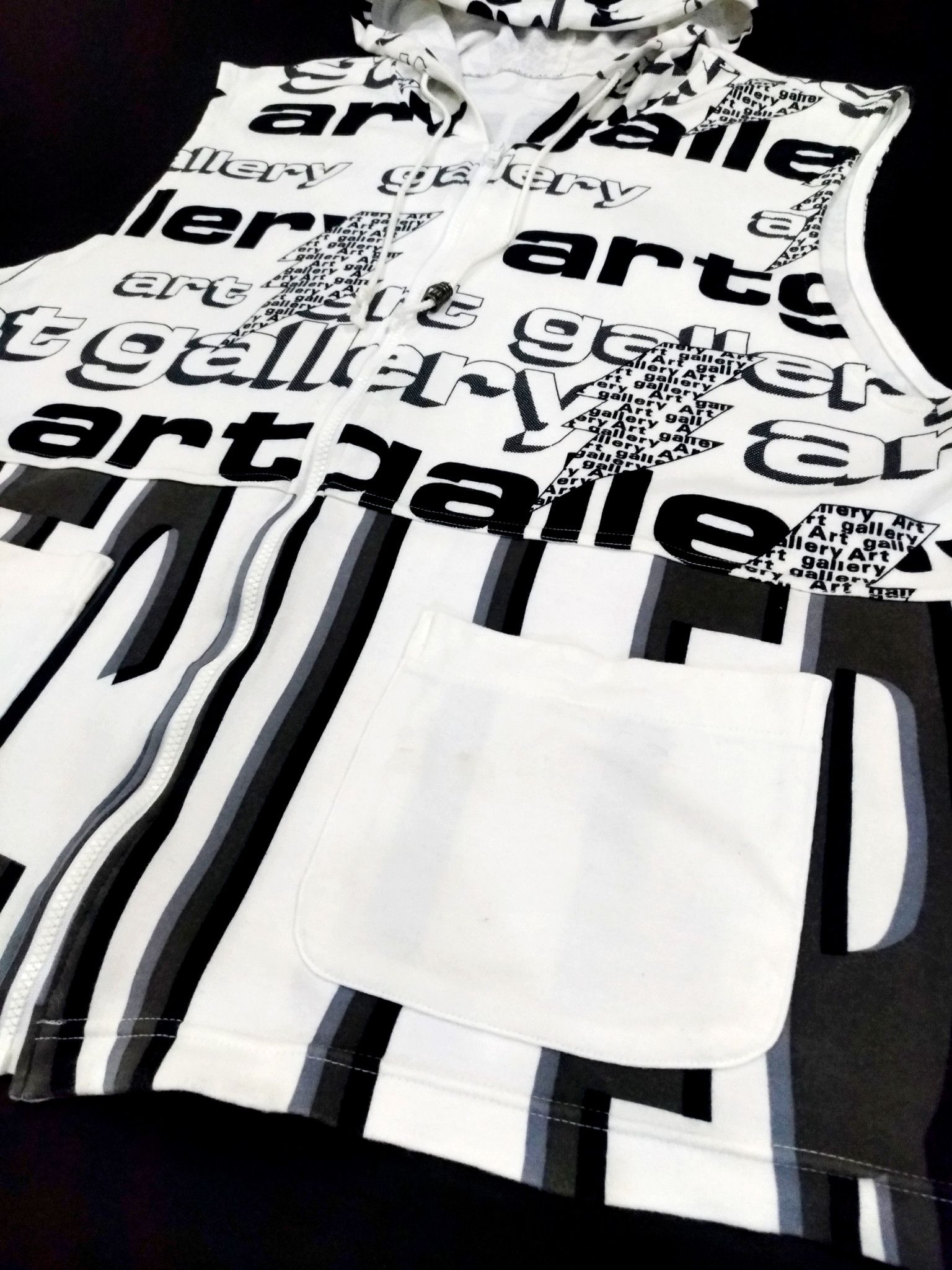 Art Comes First × Designer RARE! ART GALLERY ITALY RETRO SPELL OUT SLEEVELESS HOODIE Size US M / EU 48-50 / 2 - 6 Thumbnail