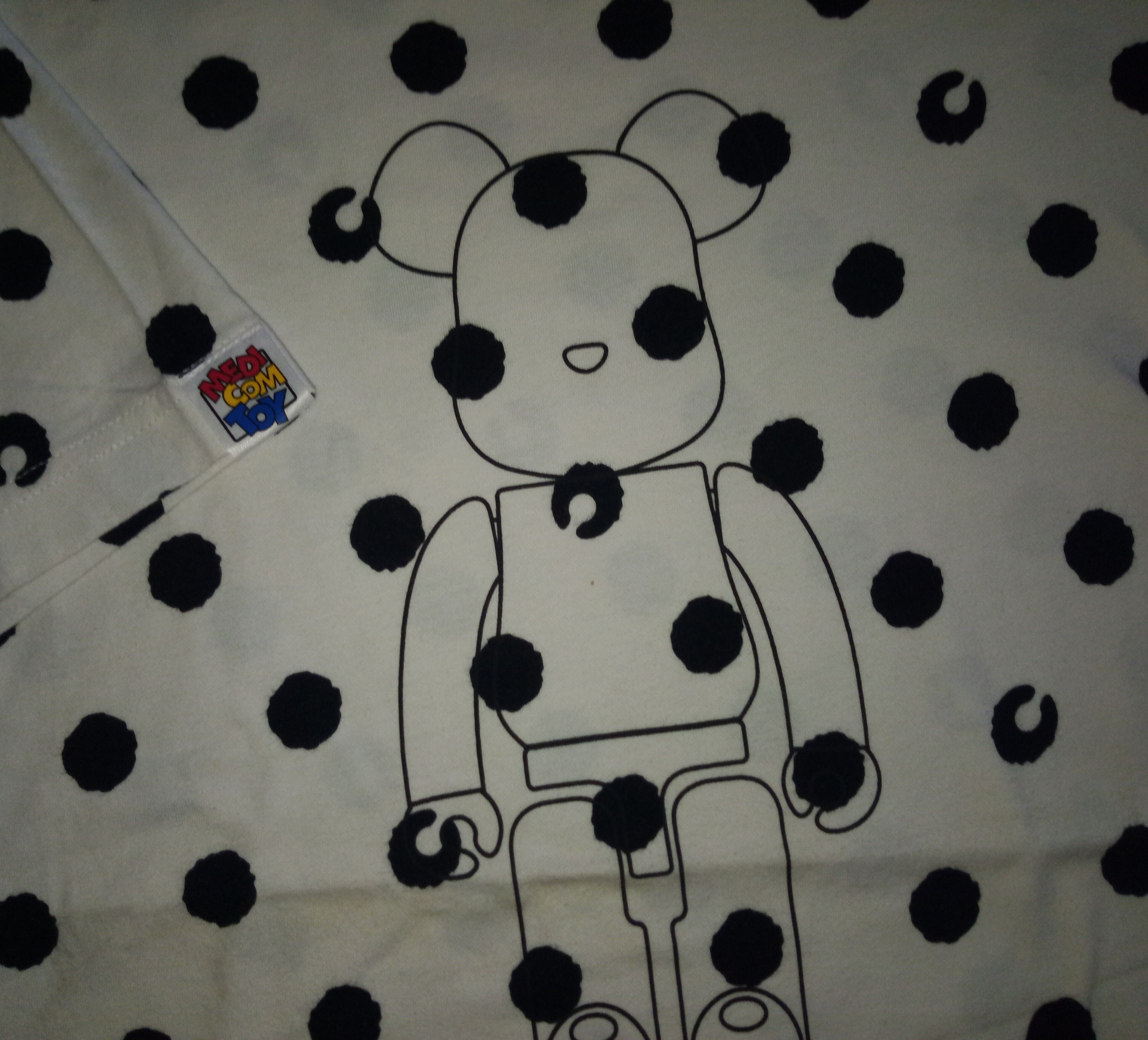 Medicom Toy × Uniqlo Uniqlo x Medicom Toy Bearbrick brand toys tshirt Size US M / EU 48-50 / 2 - 1 Thumbnail