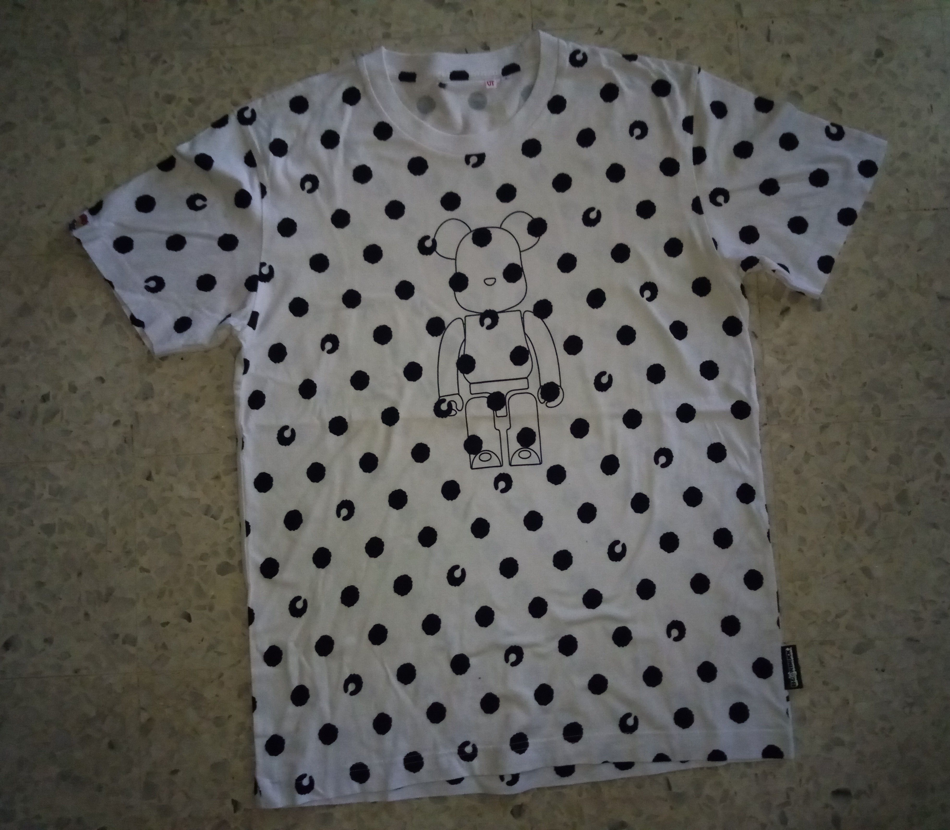 Medicom Toy × Uniqlo Uniqlo x Medicom Toy Bearbrick brand toys tshirt Size US M / EU 48-50 / 2 - 2 Thumbnail