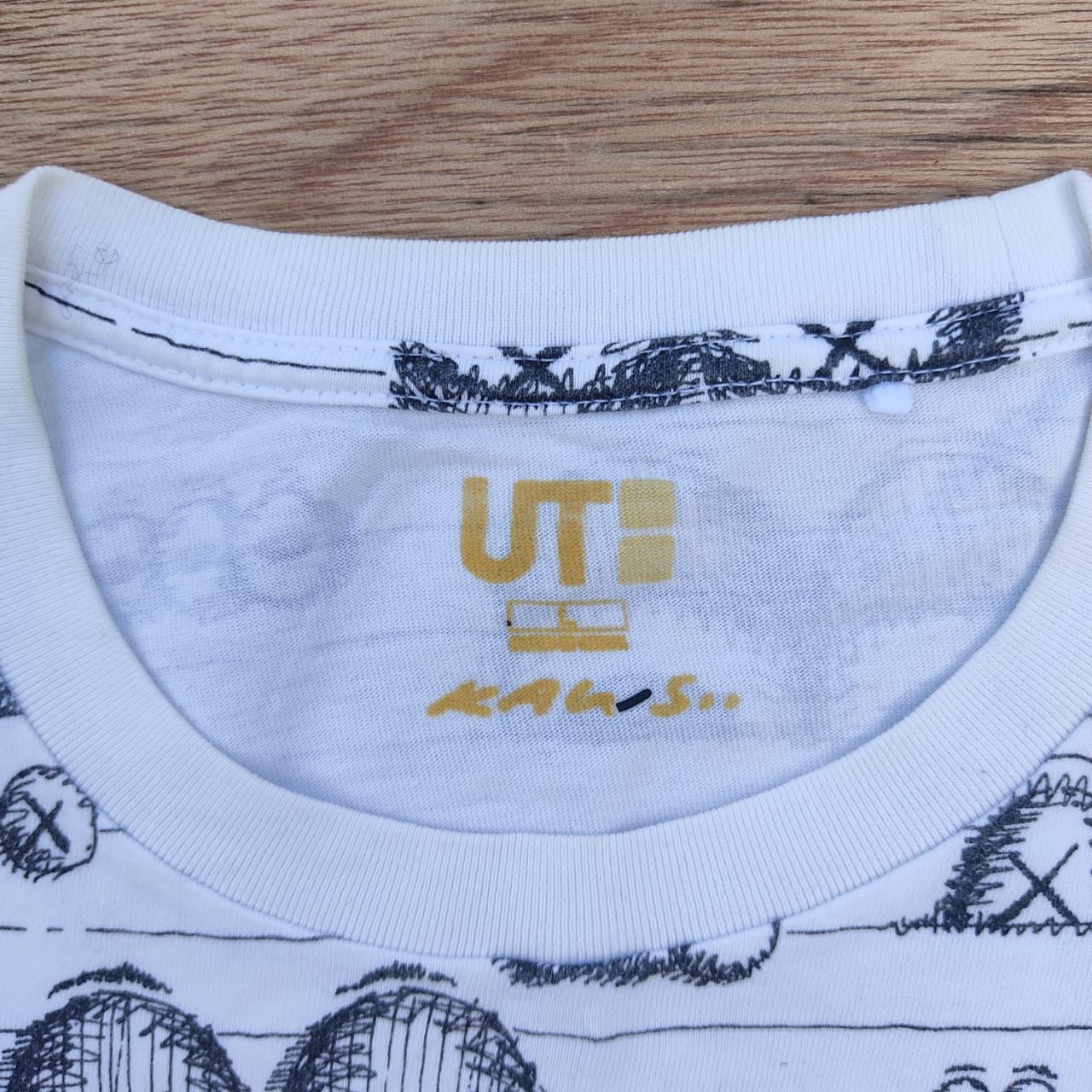 Kaws × Uniqlo Uniqlo X Kaws C20 Size US M / EU 48-50 / 2 - 5 Thumbnail