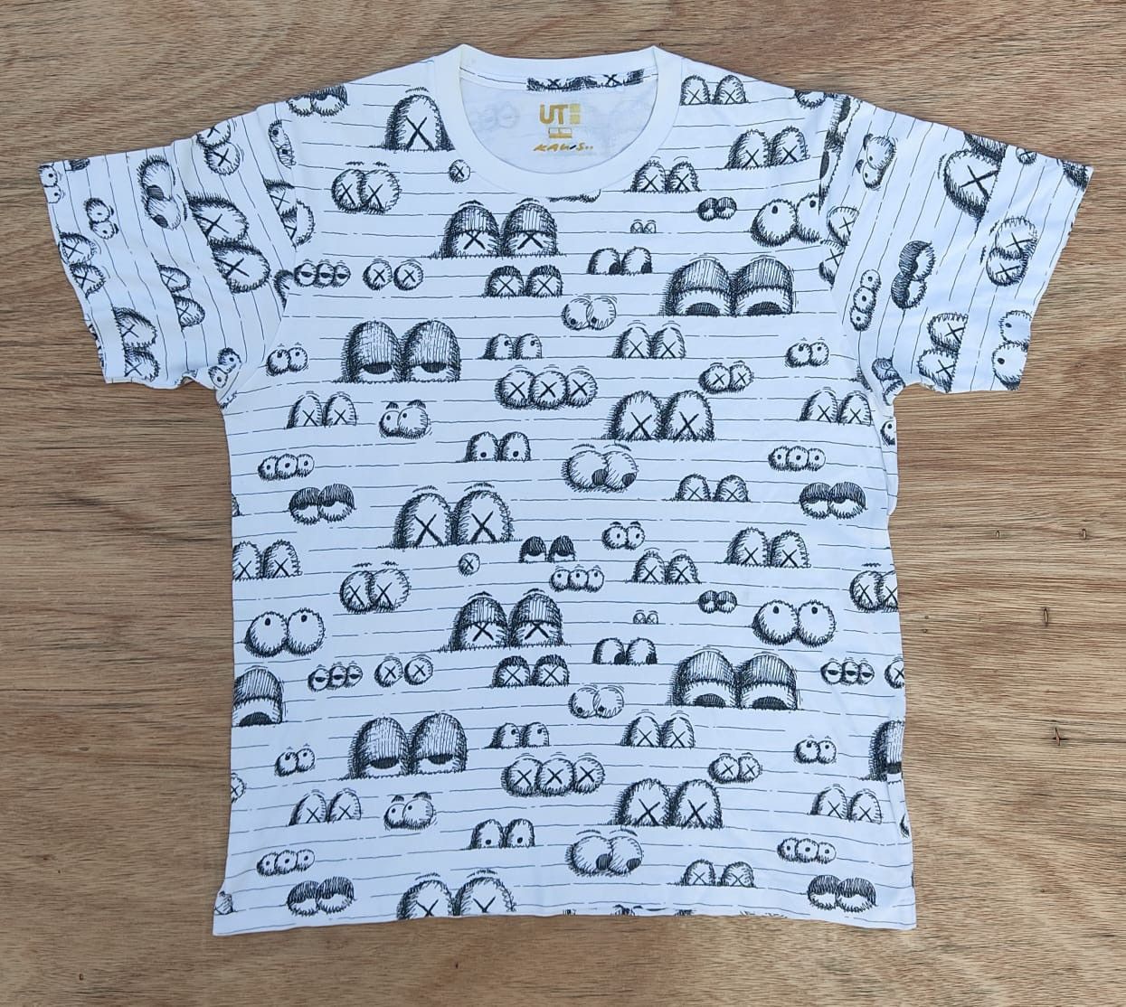 Kaws × Uniqlo Uniqlo X Kaws C20 Size US M / EU 48-50 / 2 - 1 Thumbnail