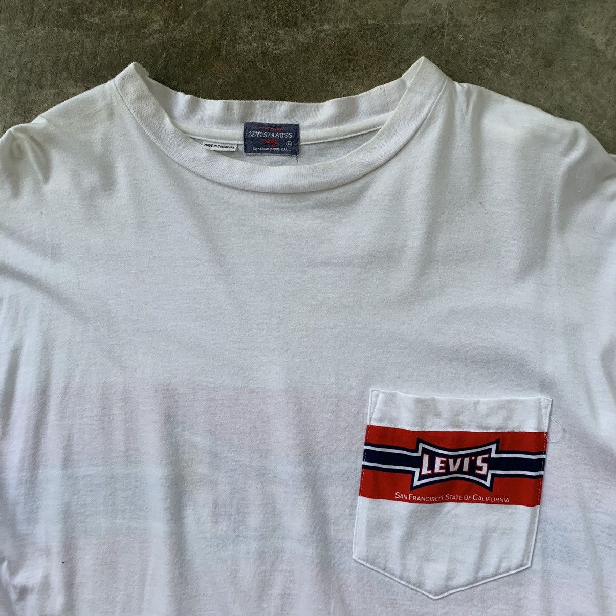 Levi's Levi’s vintage 90s long sleeve single pocket tshirt tee Size US L / EU 52-54 / 3 - 4 Thumbnail