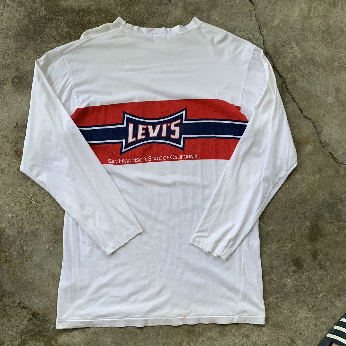 Levi's Levi’s vintage 90s long sleeve single pocket tshirt tee Size US L / EU 52-54 / 3 - 14 Thumbnail