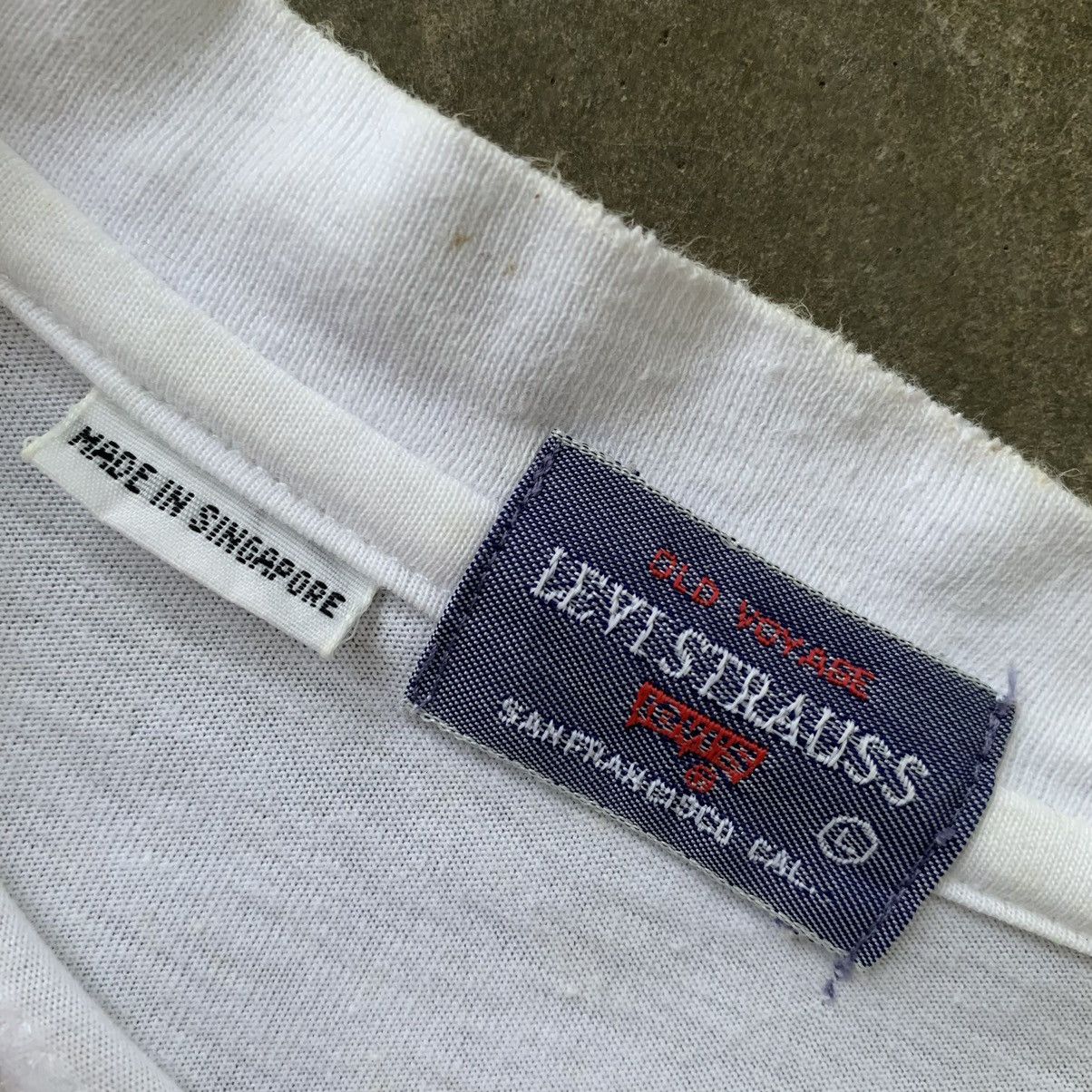 Levi's Levi’s vintage 90s long sleeve single pocket tshirt tee Size US L / EU 52-54 / 3 - 7 Thumbnail