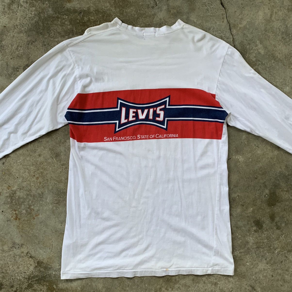 Levi's Levi’s vintage 90s long sleeve single pocket tshirt tee Size US L / EU 52-54 / 3 - 12 Thumbnail