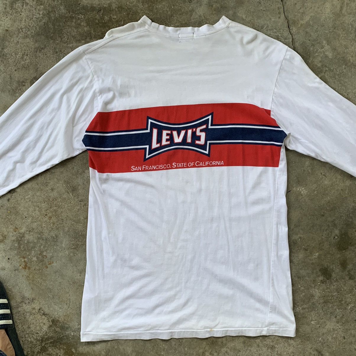 Levi's Levi’s vintage 90s long sleeve single pocket tshirt tee Size US L / EU 52-54 / 3 - 11 Thumbnail