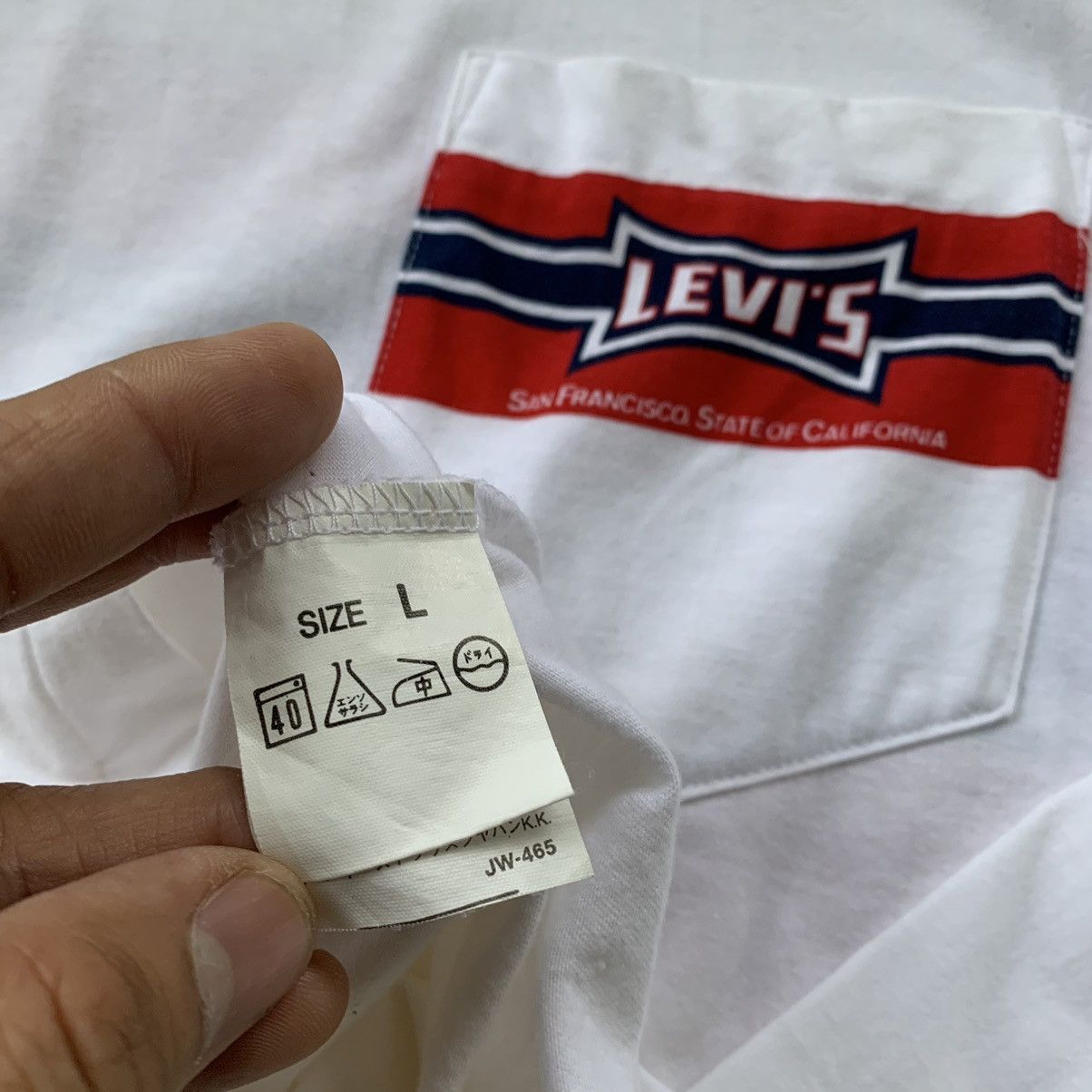Levi's Levi’s vintage 90s long sleeve single pocket tshirt tee Size US L / EU 52-54 / 3 - 9 Thumbnail