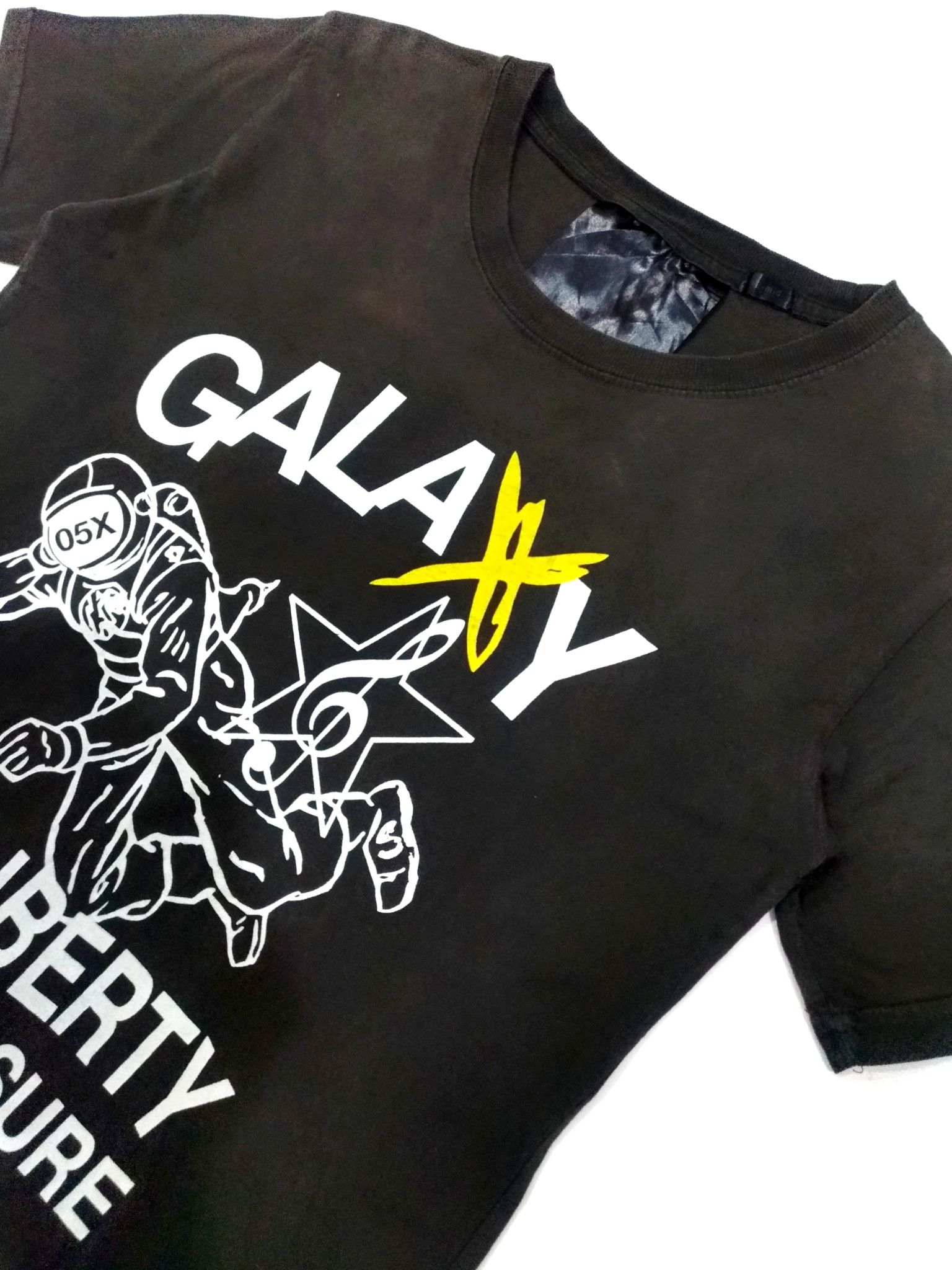Japanese Brand RARE! ROVTSKI GALAXY SOUND SPACE LAGUNA FEST TEE Size US S / EU 44-46 / 1 - 6 Thumbnail