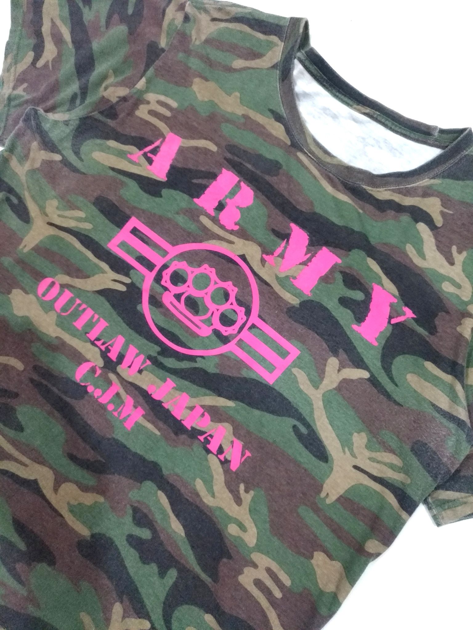 Japanese Brand RARE! OUTLAW JAPAN C.J.M "ARMY" WOODLAND CAMO T-SHIRT Size US XL / EU 56 / 4 - 6 Thumbnail