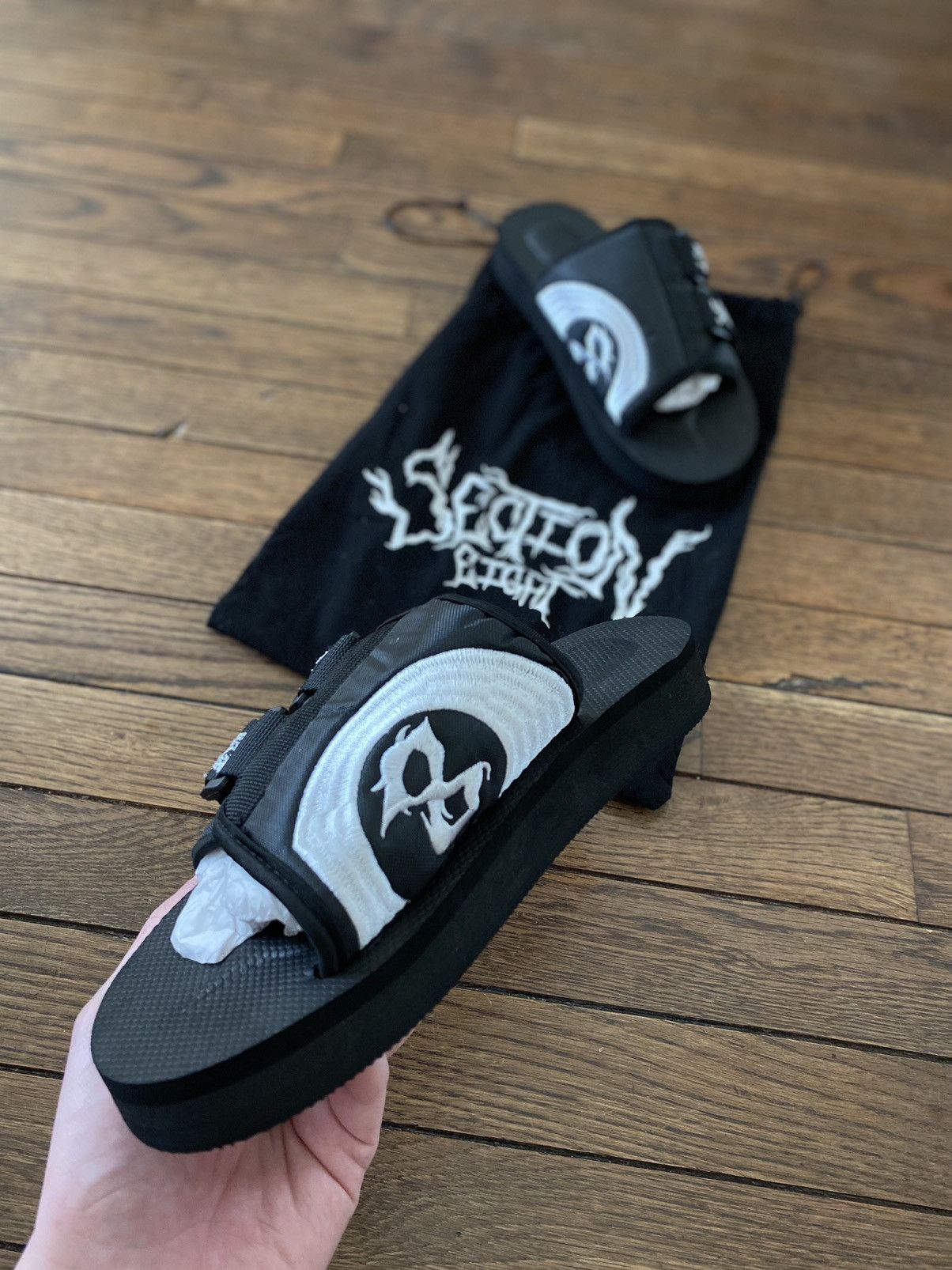 Section 8 Section 8 Black Eight Ball Logo Sandals size 7 ❄️🧊 japan Size US 7 / EU 40 - 2 Thumbnail