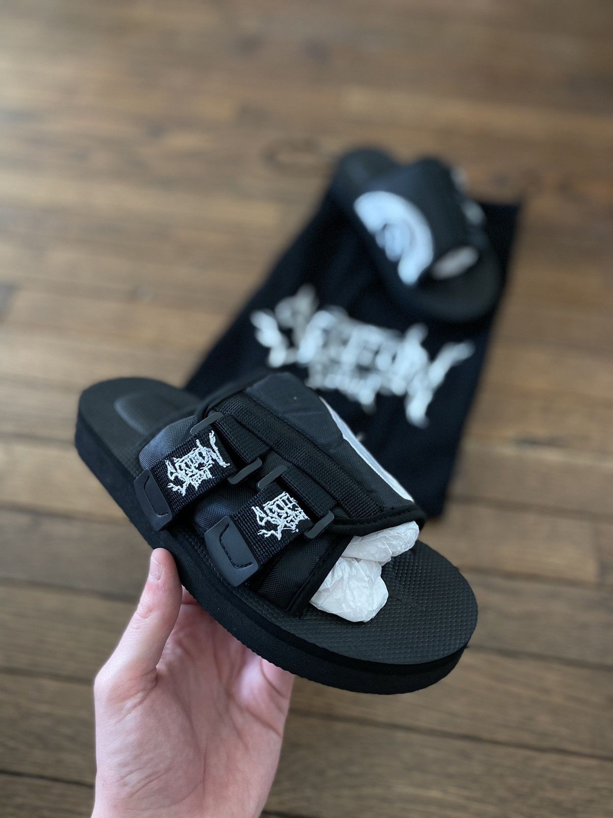 Section 8 Section 8 Black Eight Ball Logo Sandals size 7 ❄️🧊 japan Size US 7 / EU 40 - 4 Thumbnail