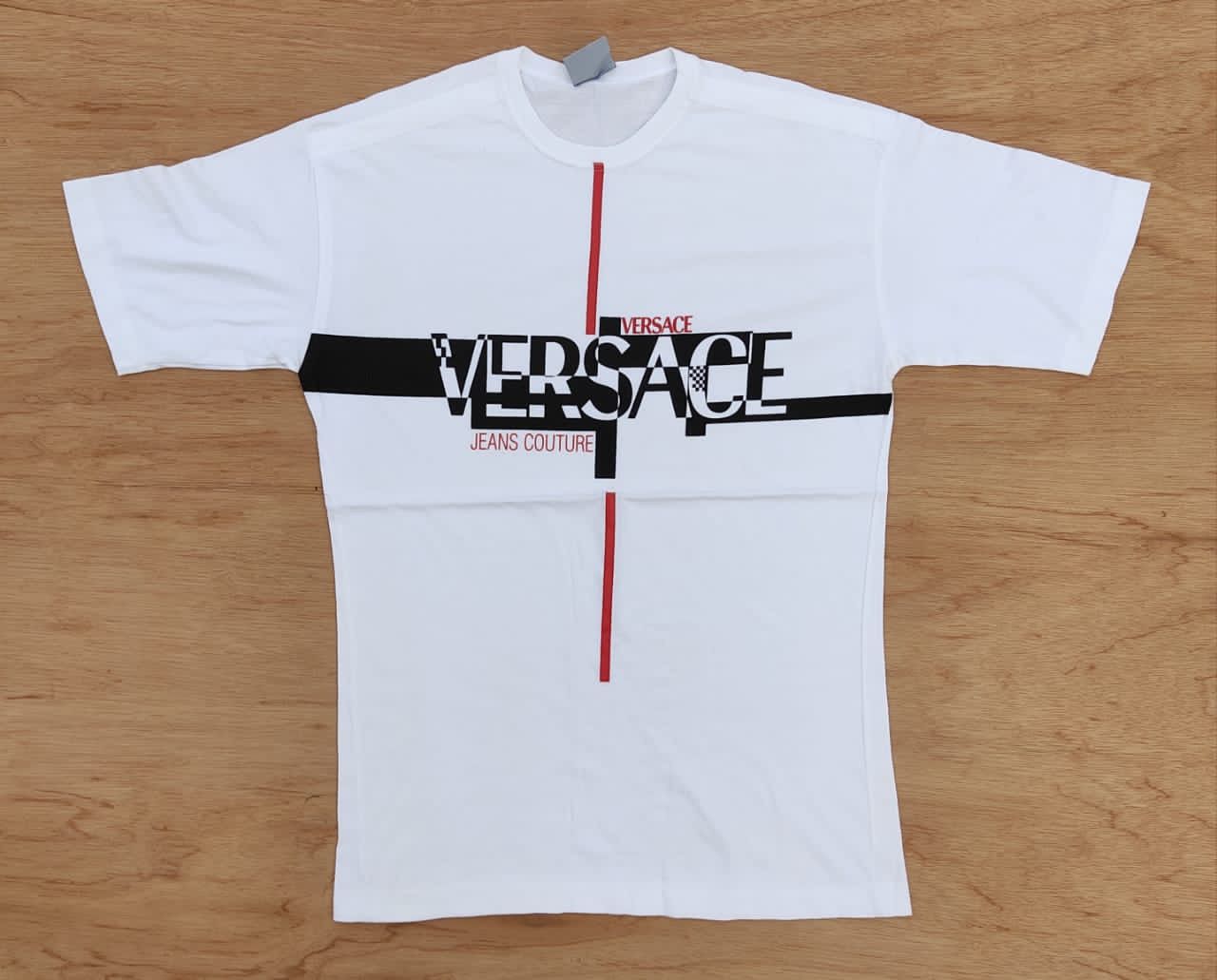 Versace vintage tee D - 16 Versace jeans couture Size US M / EU 48-50 / 2 - 1 Thumbnail