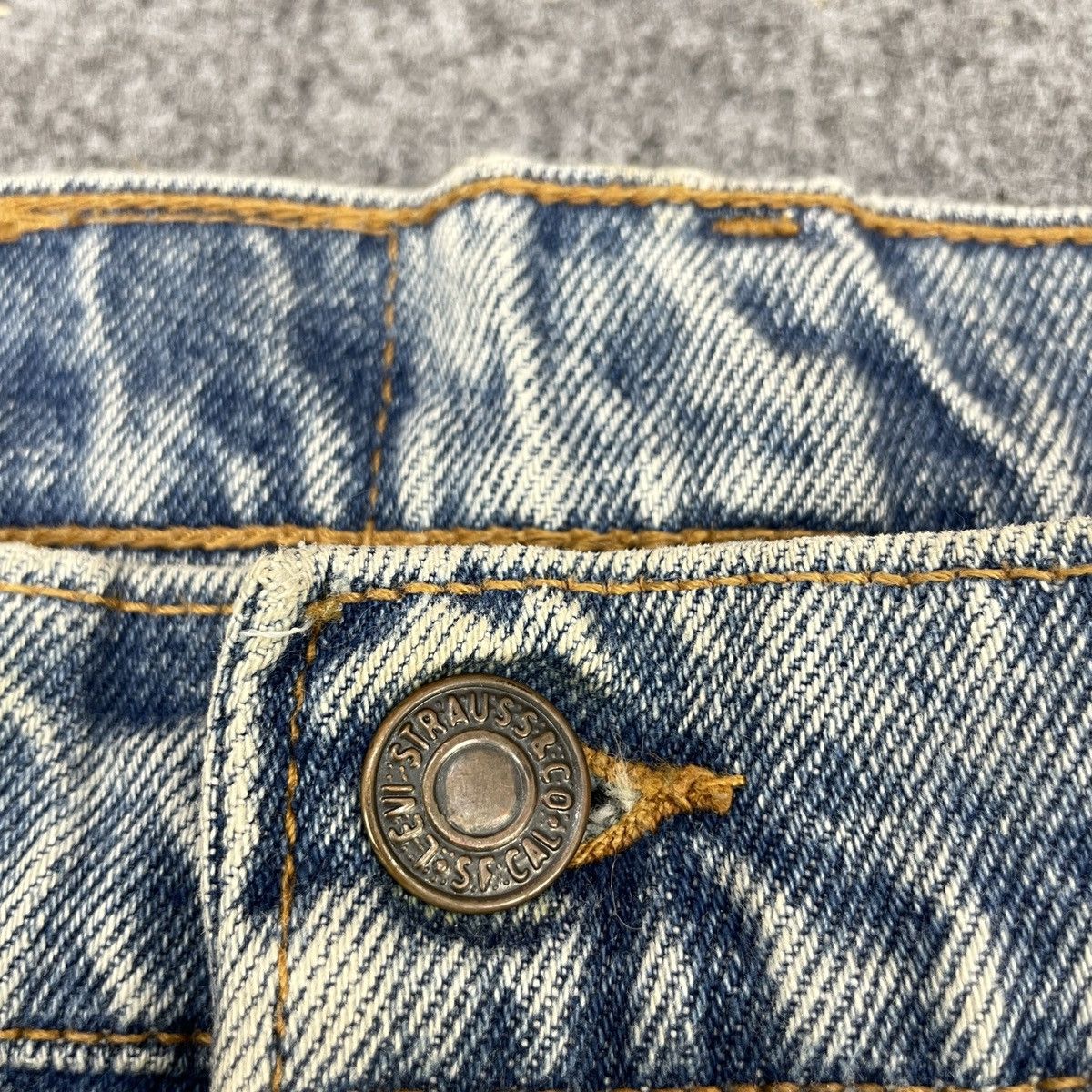 Levi's × Vintage Vintage Levi's 565 Blue Light Wash - wc 273 Size US 42 / EU 58 - 9 Thumbnail