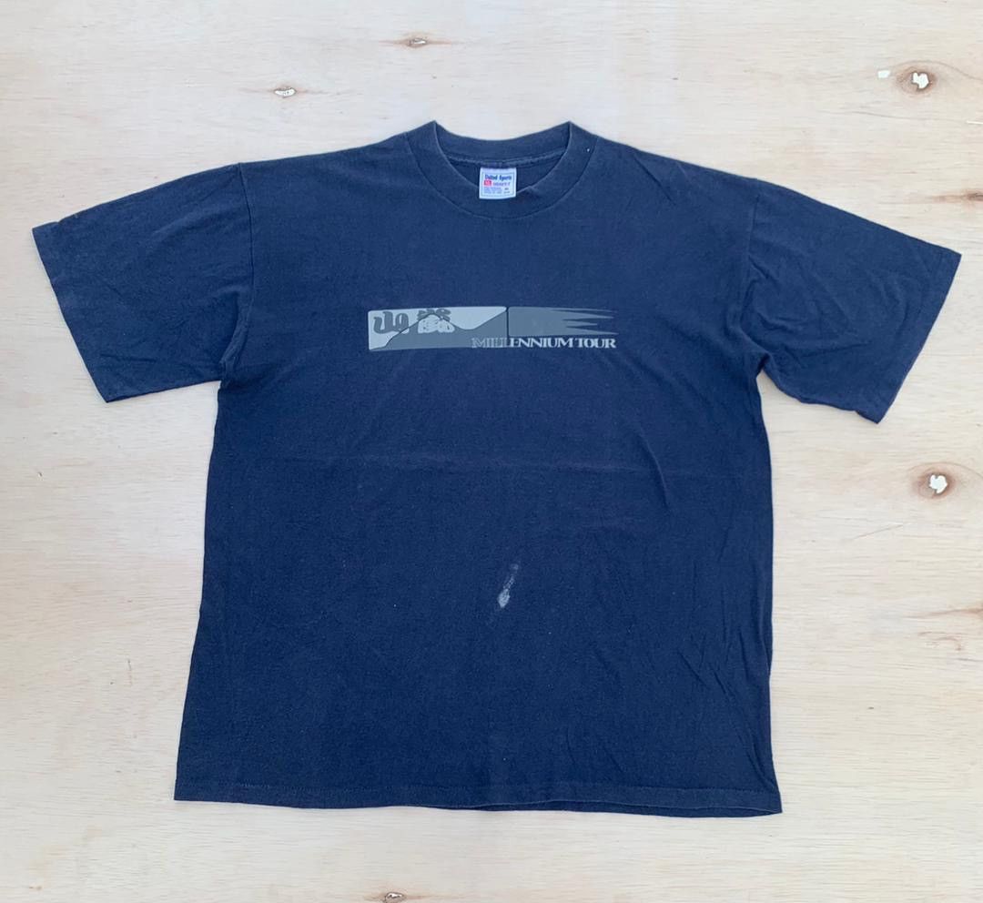 Vintage Vintage Tee Millenium Tour A9 Size US XL / EU 56 / 4 - 1 Thumbnail