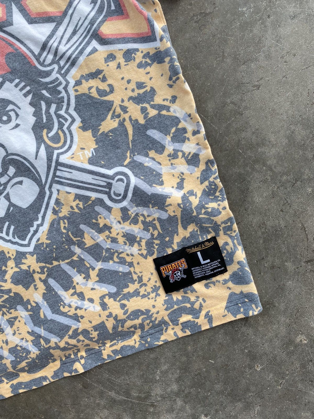 Mitchell & Ness Mitchell and Ness Pittsburgh Pirates All Over Tie Dye Tee ❄️ Size US L / EU 52-54 / 3 - 3 Thumbnail