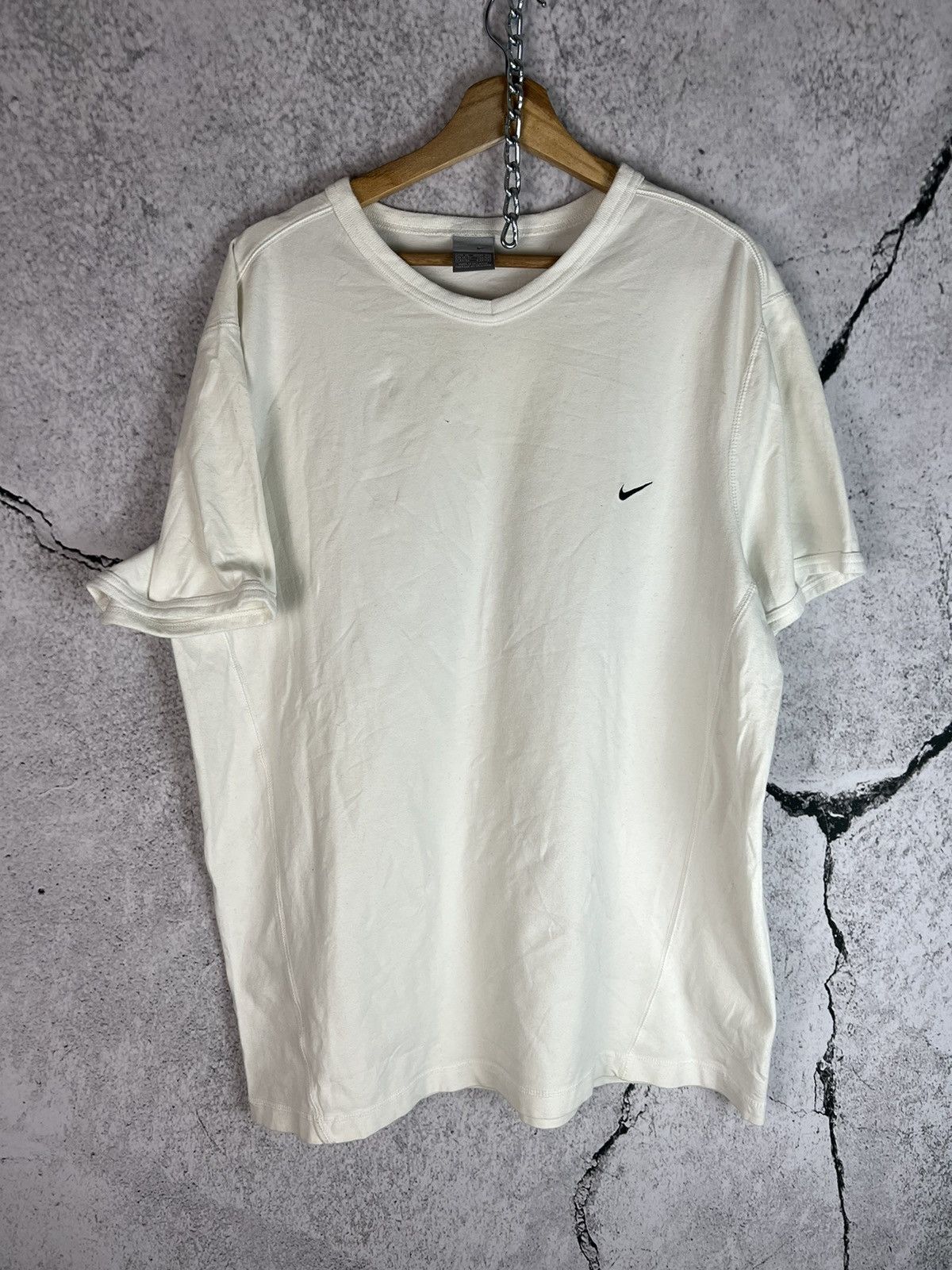 Vintage Nike Vintage 00s small logo tshirt Size US XL / EU 56 / 4 - 1 Thumbnail