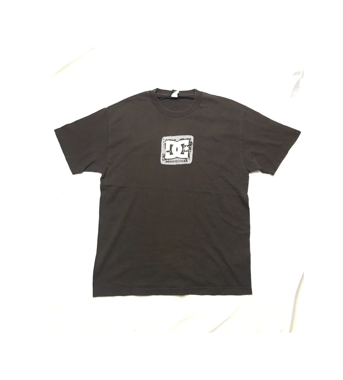DC Vintage DC shoes Usa Tshirt big logo skateboard Tee Size US L / EU 52-54 / 3 - 1 Thumbnail