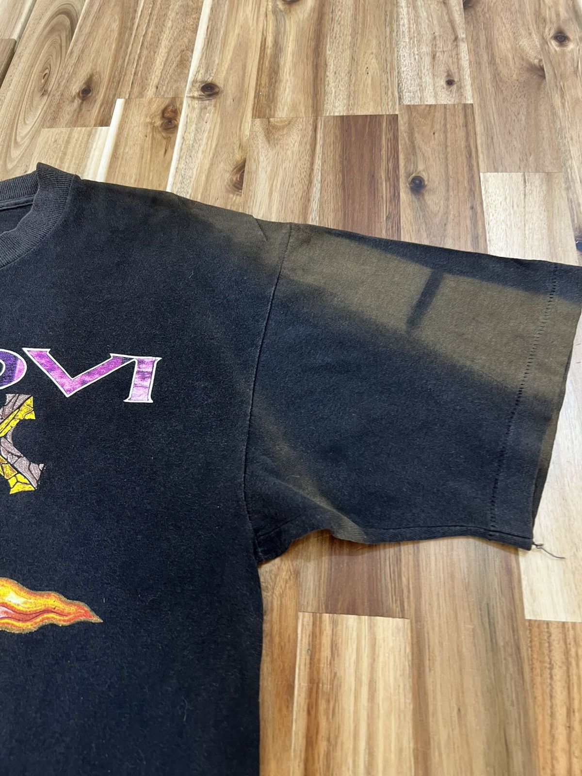 Bon Jovi Vintage 90’s Bon Jovi Keep The Faith TRASHED Shirts Size US L / EU 52-54 / 3 - 13 Thumbnail