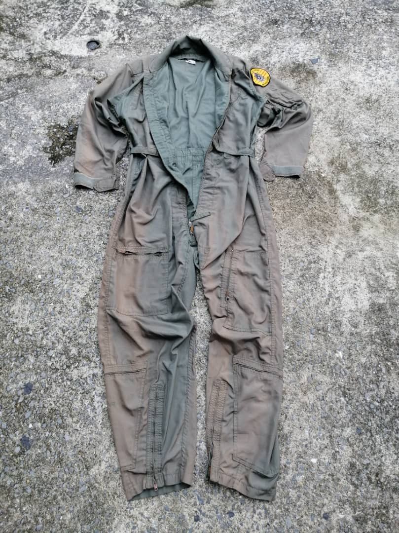 Vintage Rare Vintage 70s💥 100 Combat Missions Serval Zip Jumpsuit Size US 41 - 1 Thumbnail