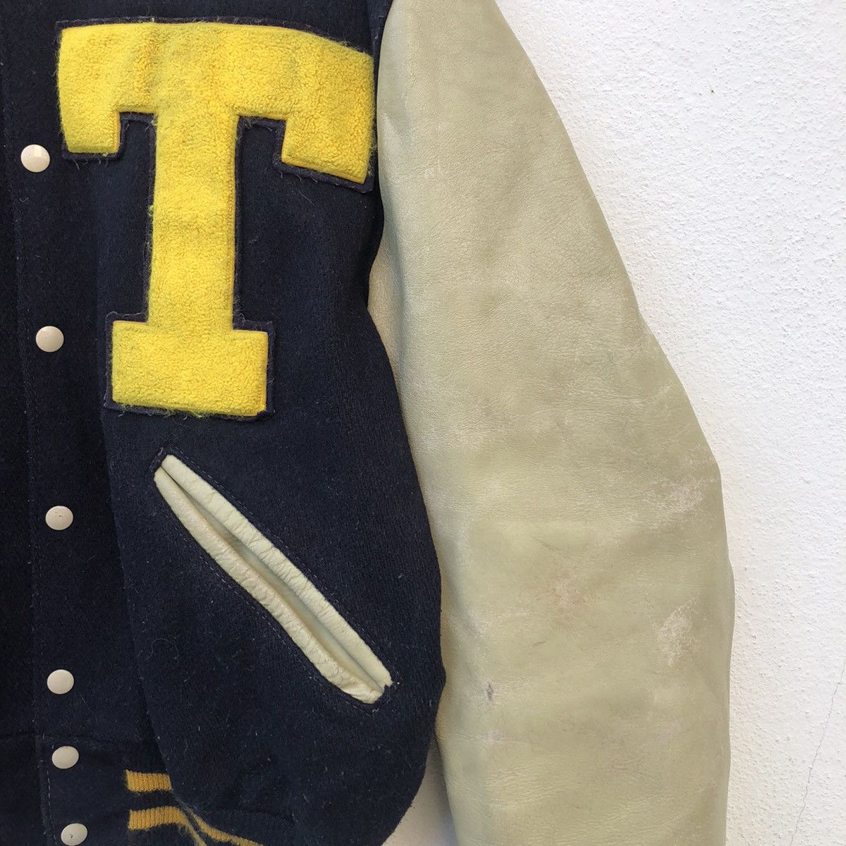 Japanese Brand VINTAGE VARSITY JACKET DELONG EMBROIDERED BIG LOGO Size US M / EU 48-50 / 2 - 6 Thumbnail