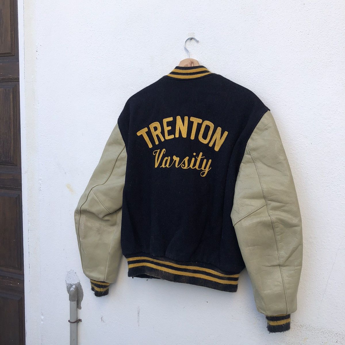 Japanese Brand VINTAGE VARSITY JACKET DELONG EMBROIDERED BIG LOGO Size US M / EU 48-50 / 2 - 8 Thumbnail
