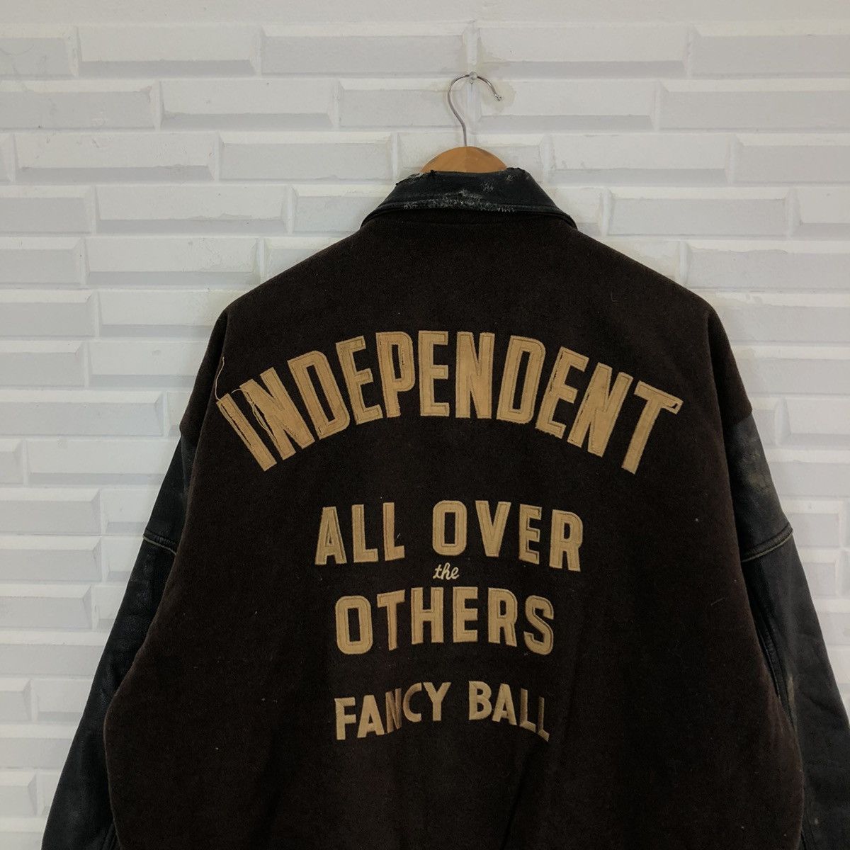 Japanese Brand VINTAGE FANCY BALL BIG LOGO VARSITY JACKET LEATHER HANDLING Size US L / EU 52-54 / 3 - 3 Thumbnail
