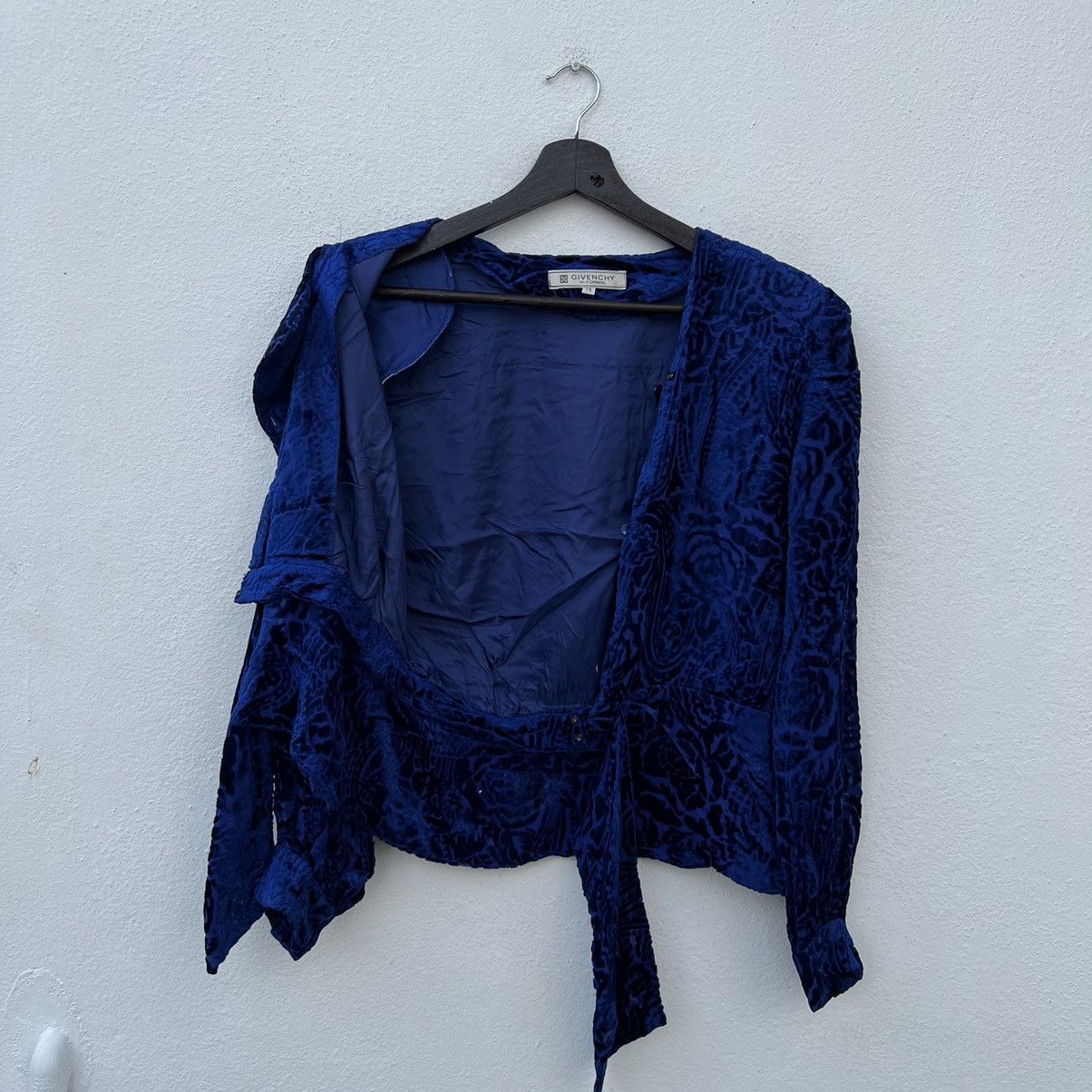 Givenchy LUXURY WEAR GIVENCHY HI FORMAL FOR WOMAN WEAR Size US M / EU 48-50 / 2 - 13 Thumbnail