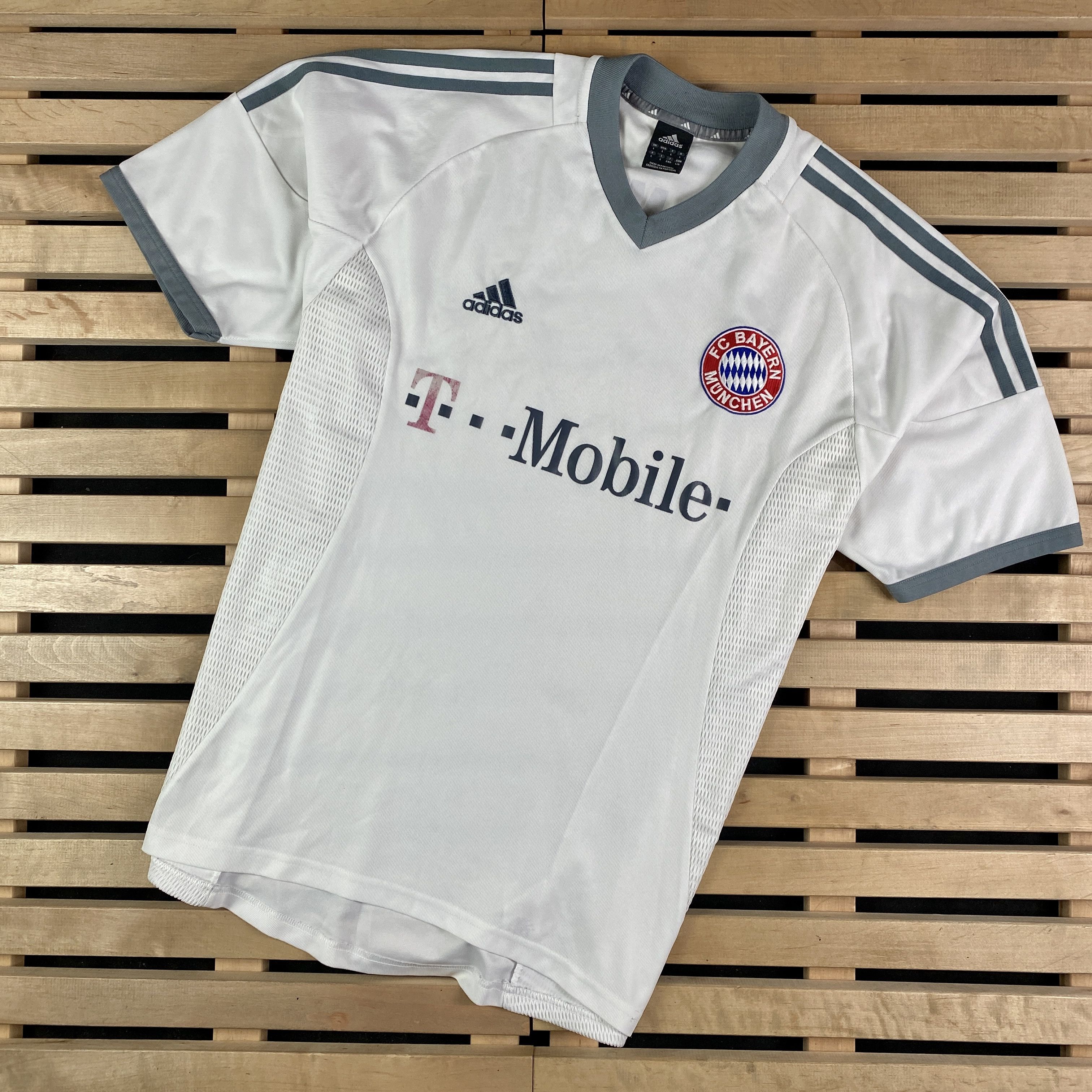 Adidas × Vintage Mens Football Shirt Jersey Bayern Munich 2002 Adidas Size L Size US L / EU 52-54 / 3 - 1 Thumbnail