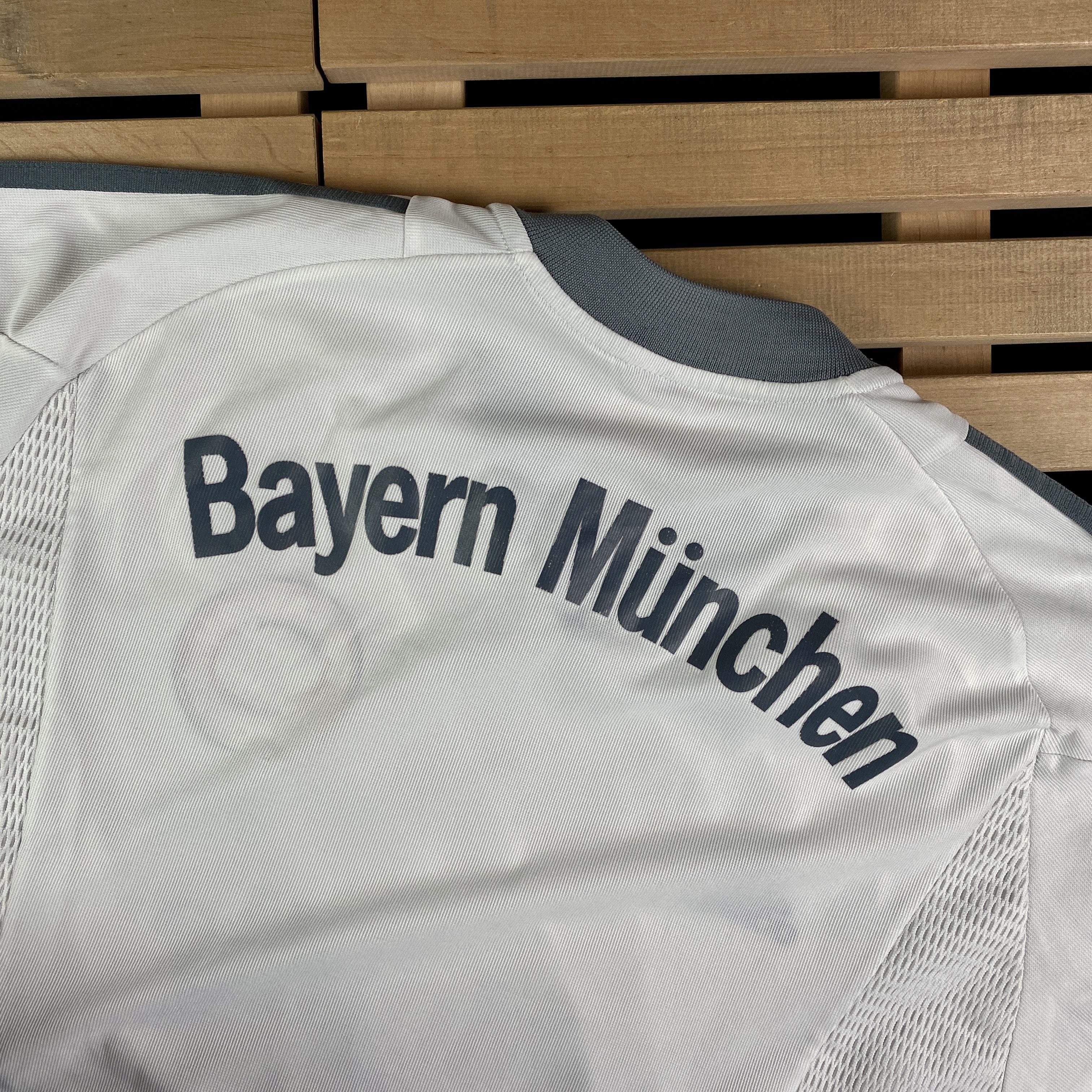 Adidas × Vintage Mens Football Shirt Jersey Bayern Munich 2002 Adidas Size L Size US L / EU 52-54 / 3 - 8 Thumbnail