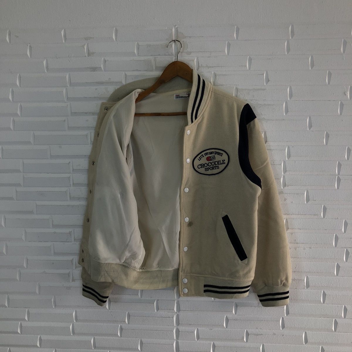 Japanese Brand VINTAGE CROCODILE SPORTS VARISTY JACKET BIG LOGO Size US M / EU 48-50 / 2 - 7 Thumbnail