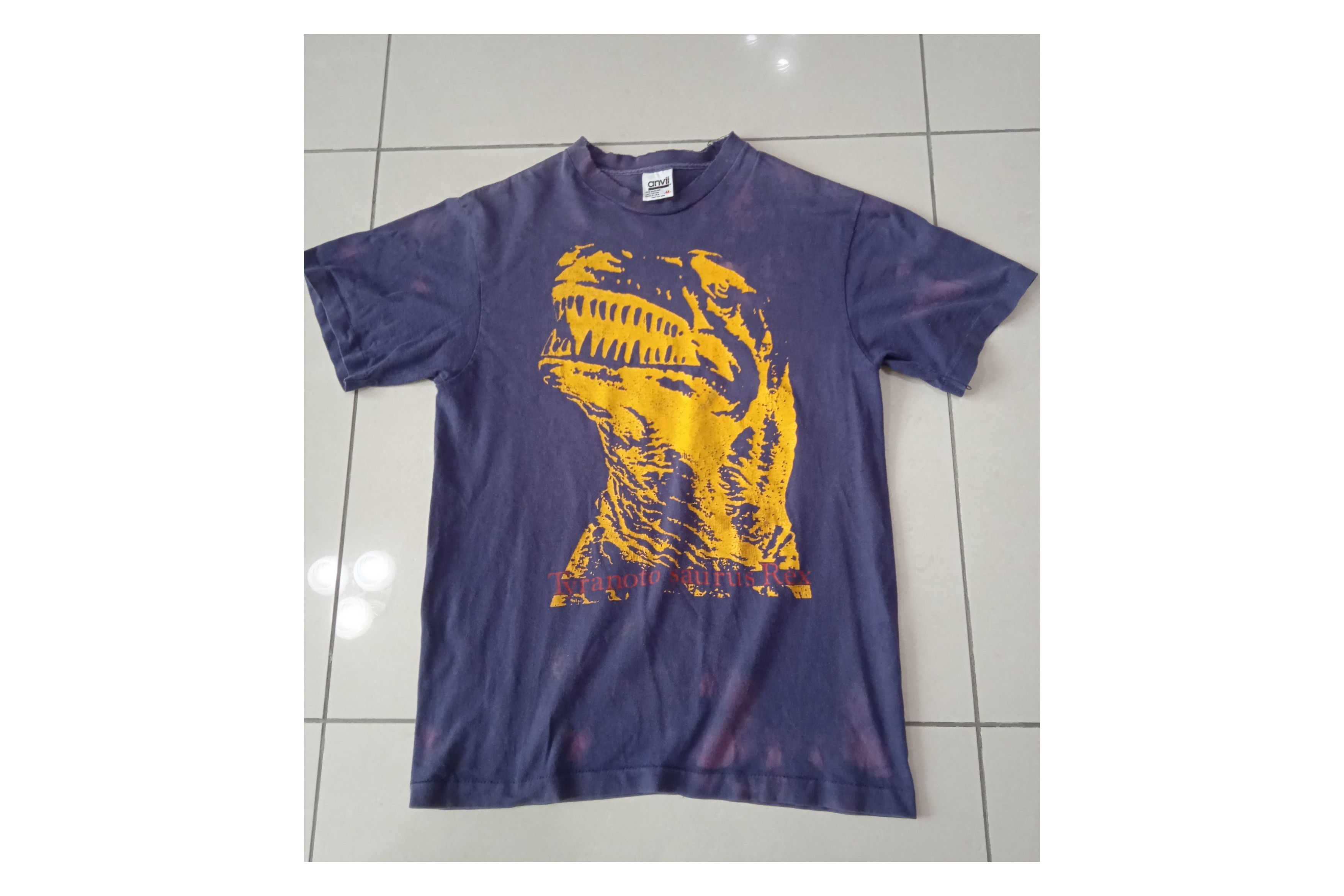 Vintage Vintage THRASHED 90s T-Rex T-Shirt Size US XS / EU 42 / 0 - 1 Thumbnail