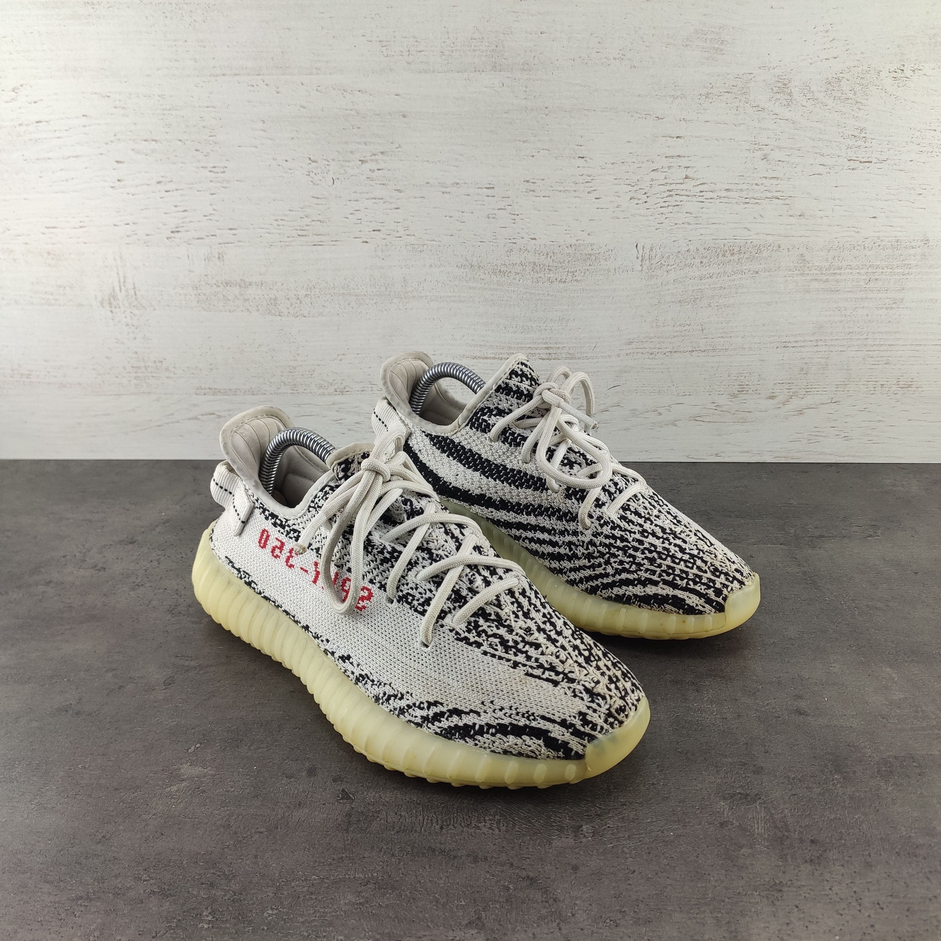 Adidas Adidas Yeezy Boost 350 V2 Zebra Sneakers Size US 6 / IT 36 - 4 Thumbnail