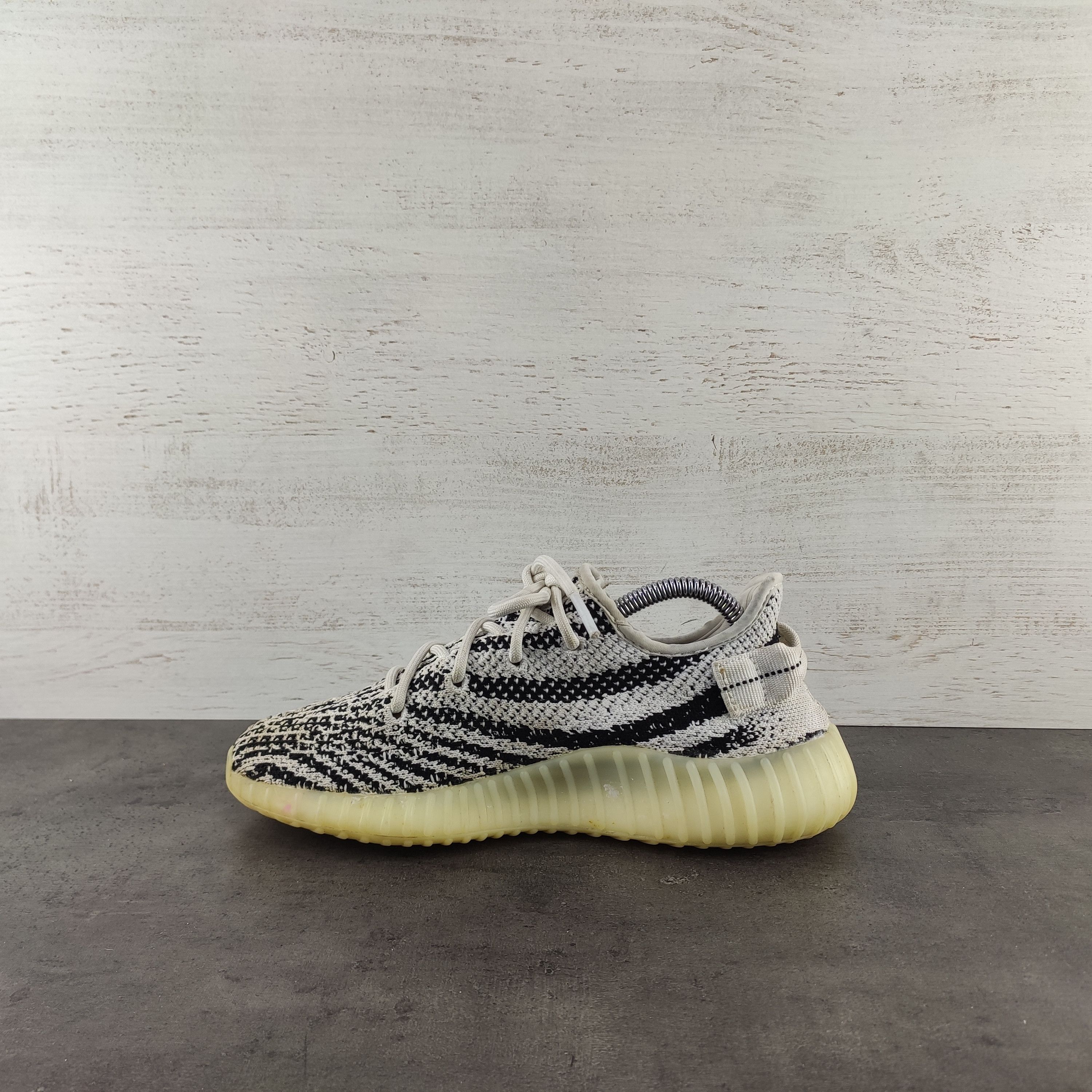 Adidas Adidas Yeezy Boost 350 V2 Zebra Sneakers Size US 6 / IT 36 - 2 Thumbnail