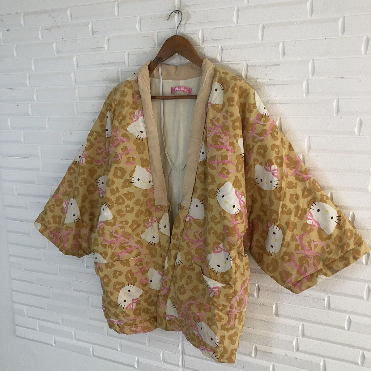 Cartoon Network VINTAGE HELLO KITTY KIMONO BY 2005 SANRIO CO LTD Size US M / EU 48-50 / 2 - 2 Thumbnail