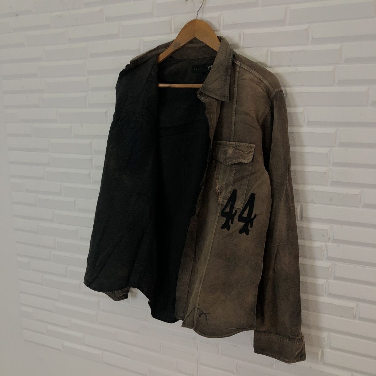 Japanese Brand VINTAGE ROAR DISTRESSED DESIGN WORKER Size US M / EU 48-50 / 2 - 3 Thumbnail