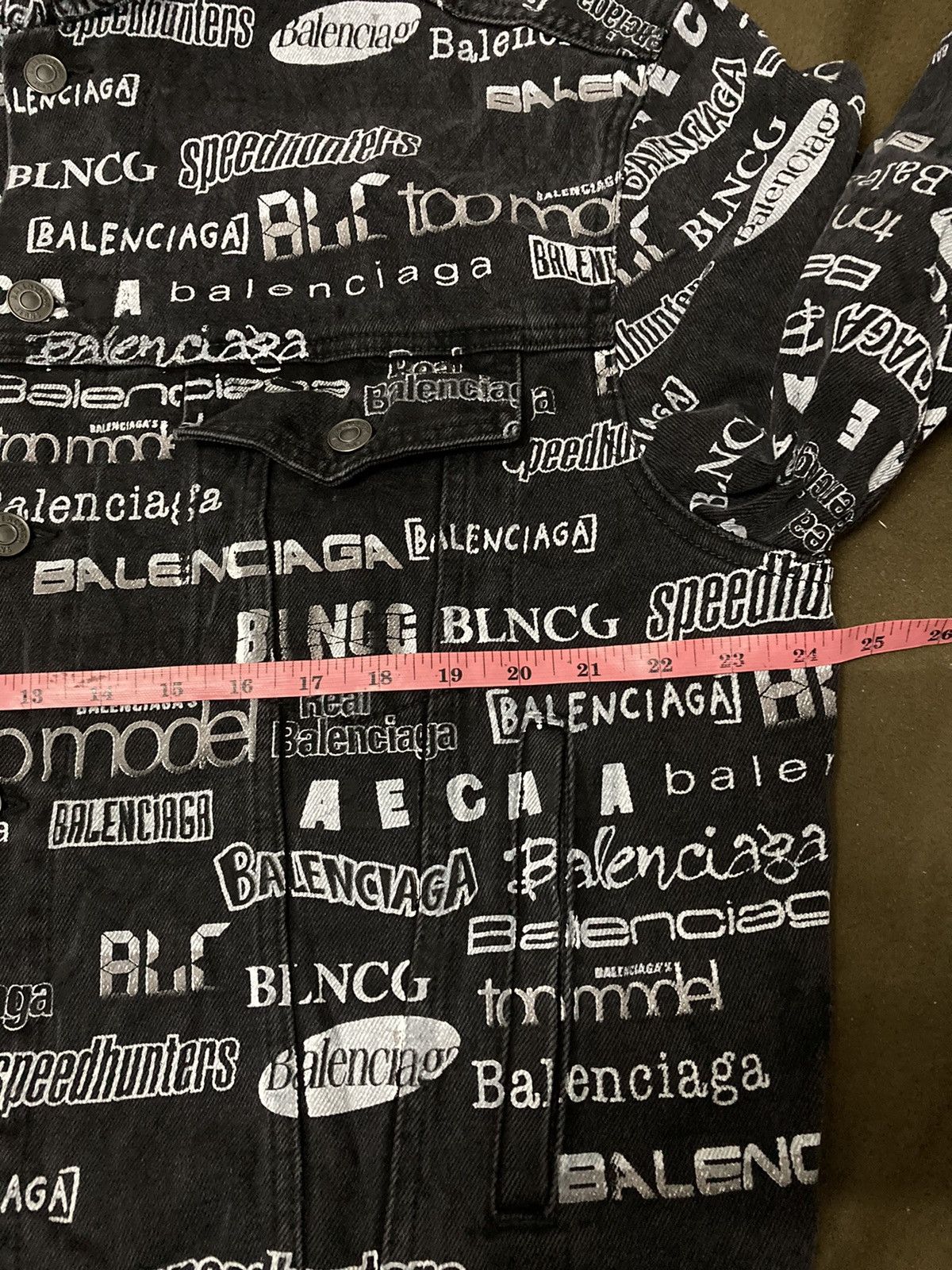 Balenciaga Authentic Balenciaga All Over Logo Printed Denim Jacket Size US L / EU 52-54 / 3 - 19 Thumbnail