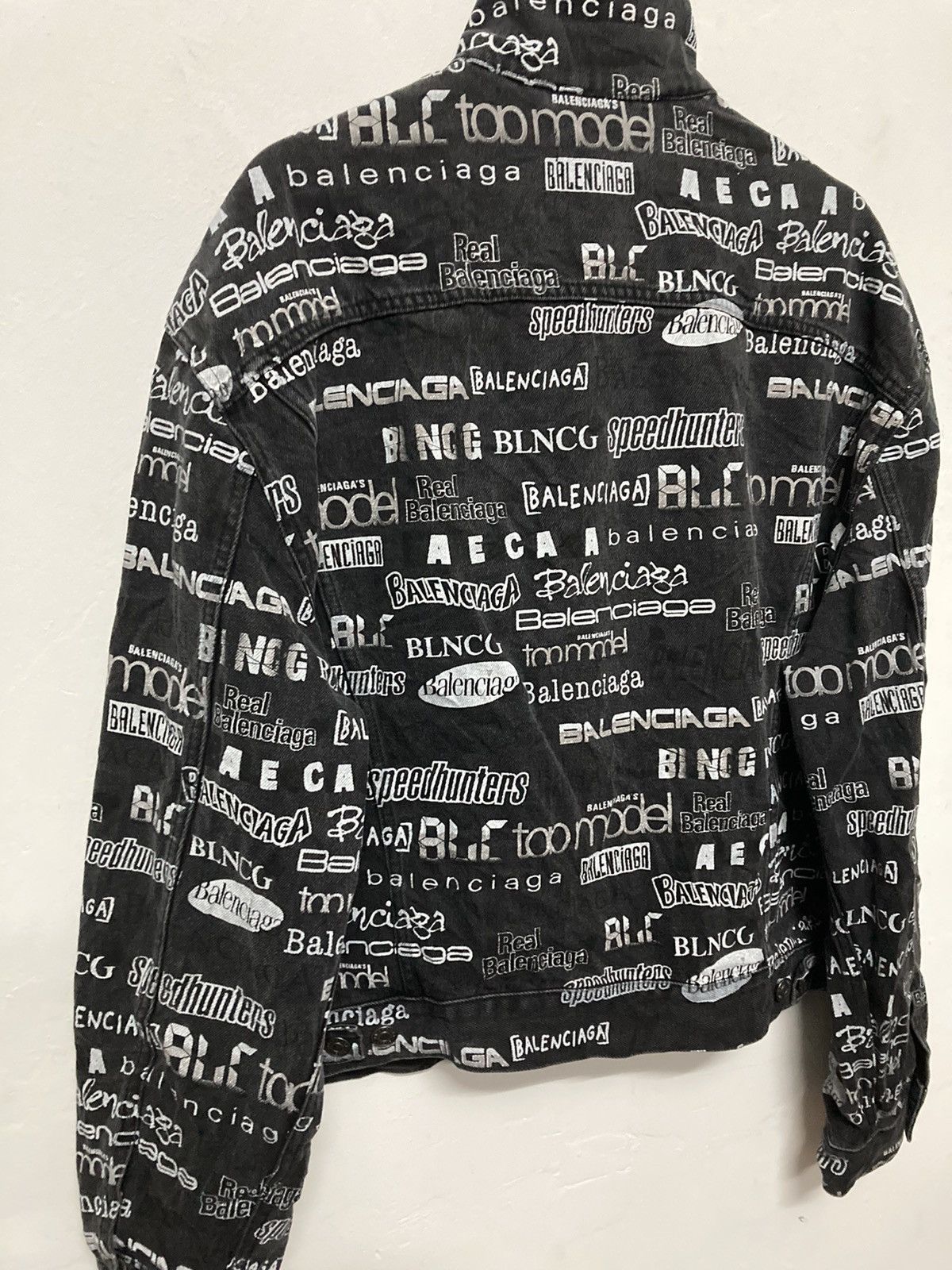 Balenciaga Authentic Balenciaga All Over Logo Printed Denim Jacket Size US L / EU 52-54 / 3 - 6 Thumbnail