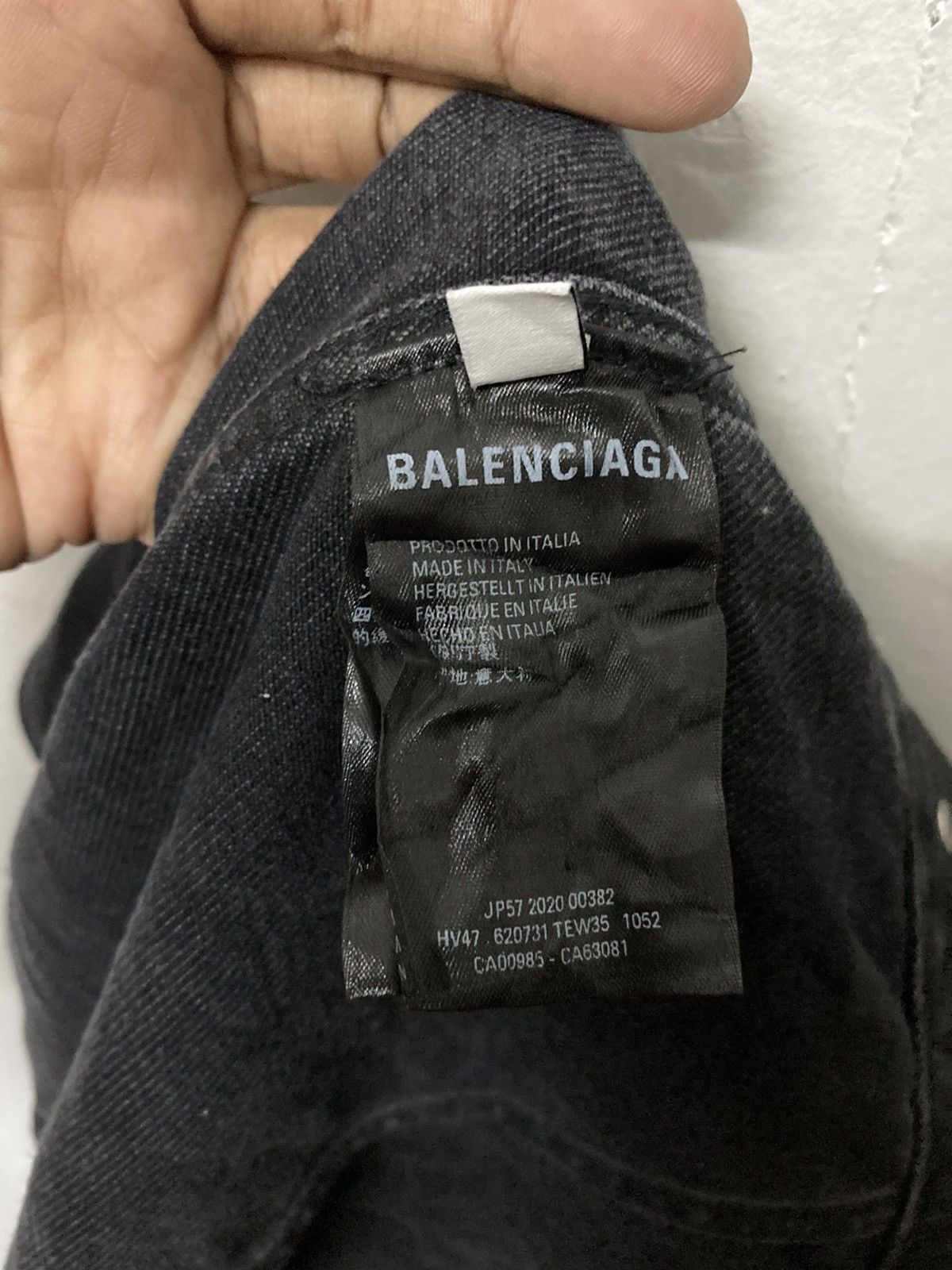 Balenciaga Authentic Balenciaga All Over Logo Printed Denim Jacket Size US L / EU 52-54 / 3 - 16 Thumbnail