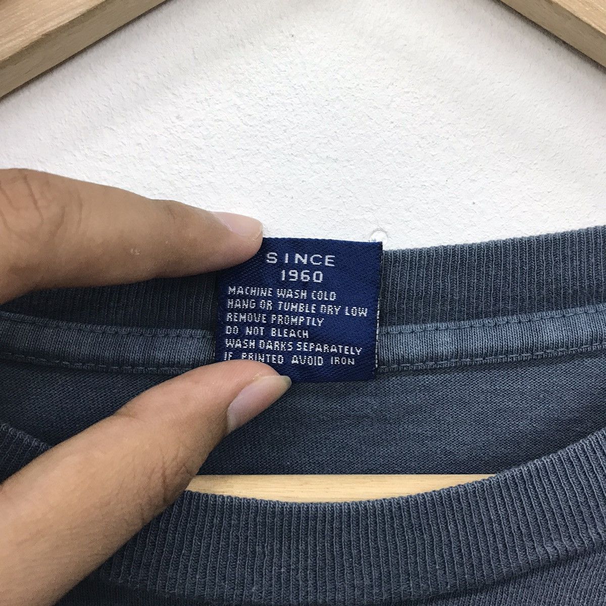 Hang Ten × Vintage Vintage hangten big logo men clothing tees Size US L / EU 52-54 / 3 - 9 Thumbnail