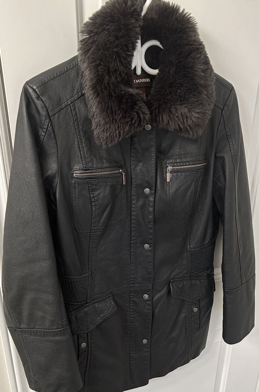 Danier Danier Women’s Black Leather Moto Jacket - Size S Size S / US 4 / IT 40 - 2 Thumbnail