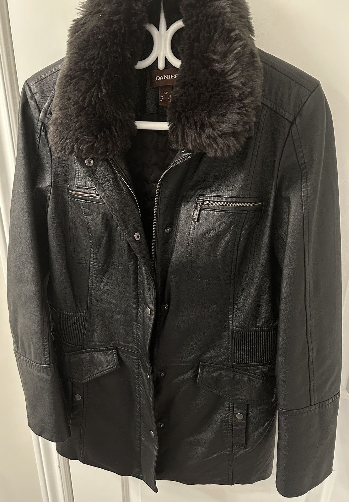 Danier Danier Women’s Black Leather Moto Jacket - Size S Size S / US 4 / IT 40 - 5 Thumbnail