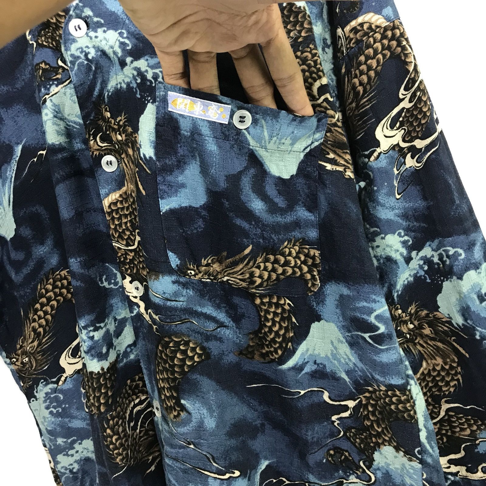 Japanese Brand Rare Vintage Japanese Dragon Classic Button Up Shirt Size US M / EU 48-50 / 2 - 6 Thumbnail