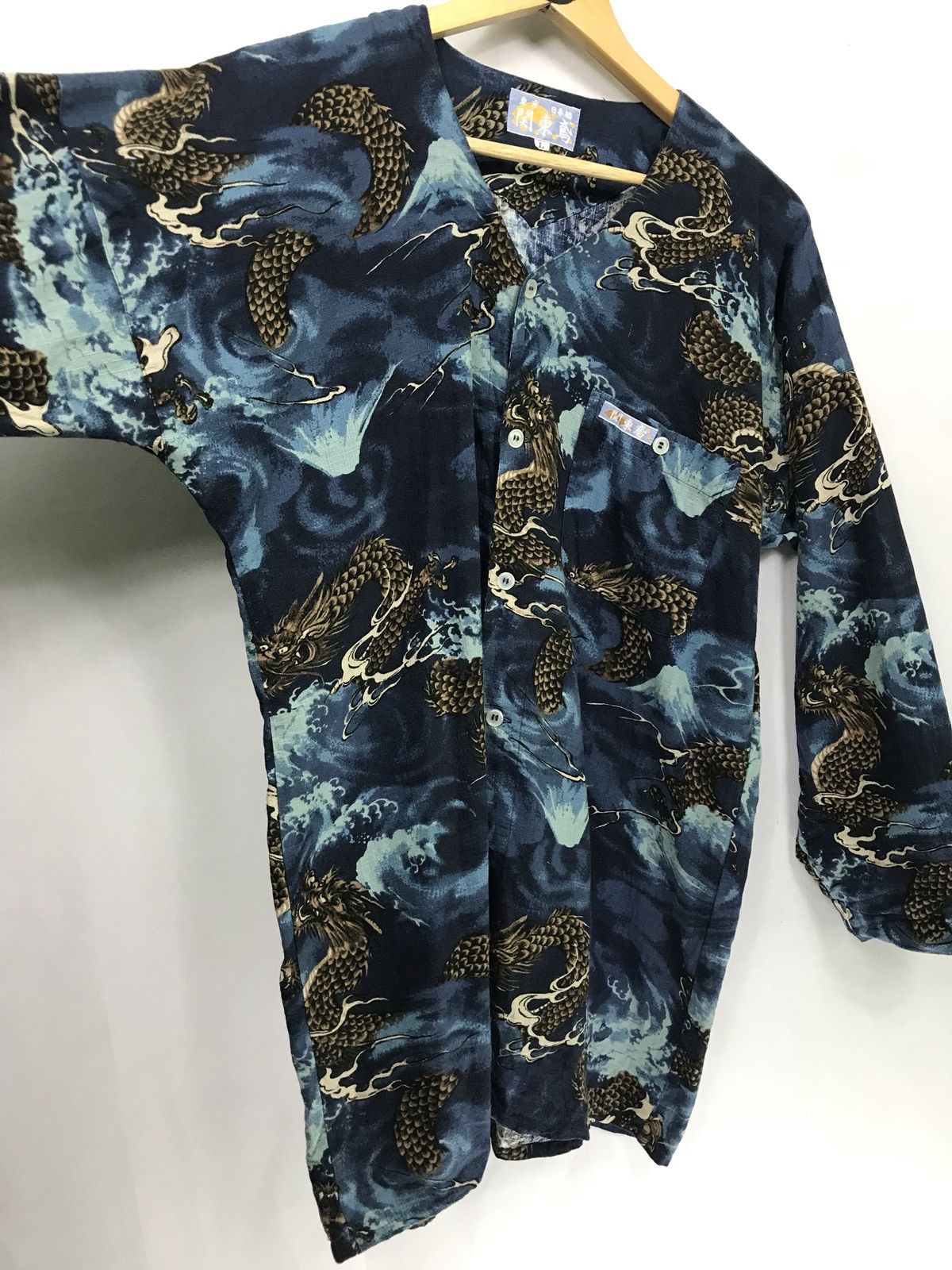 Japanese Brand Rare Vintage Japanese Dragon Classic Button Up Shirt Size US M / EU 48-50 / 2 - 5 Thumbnail