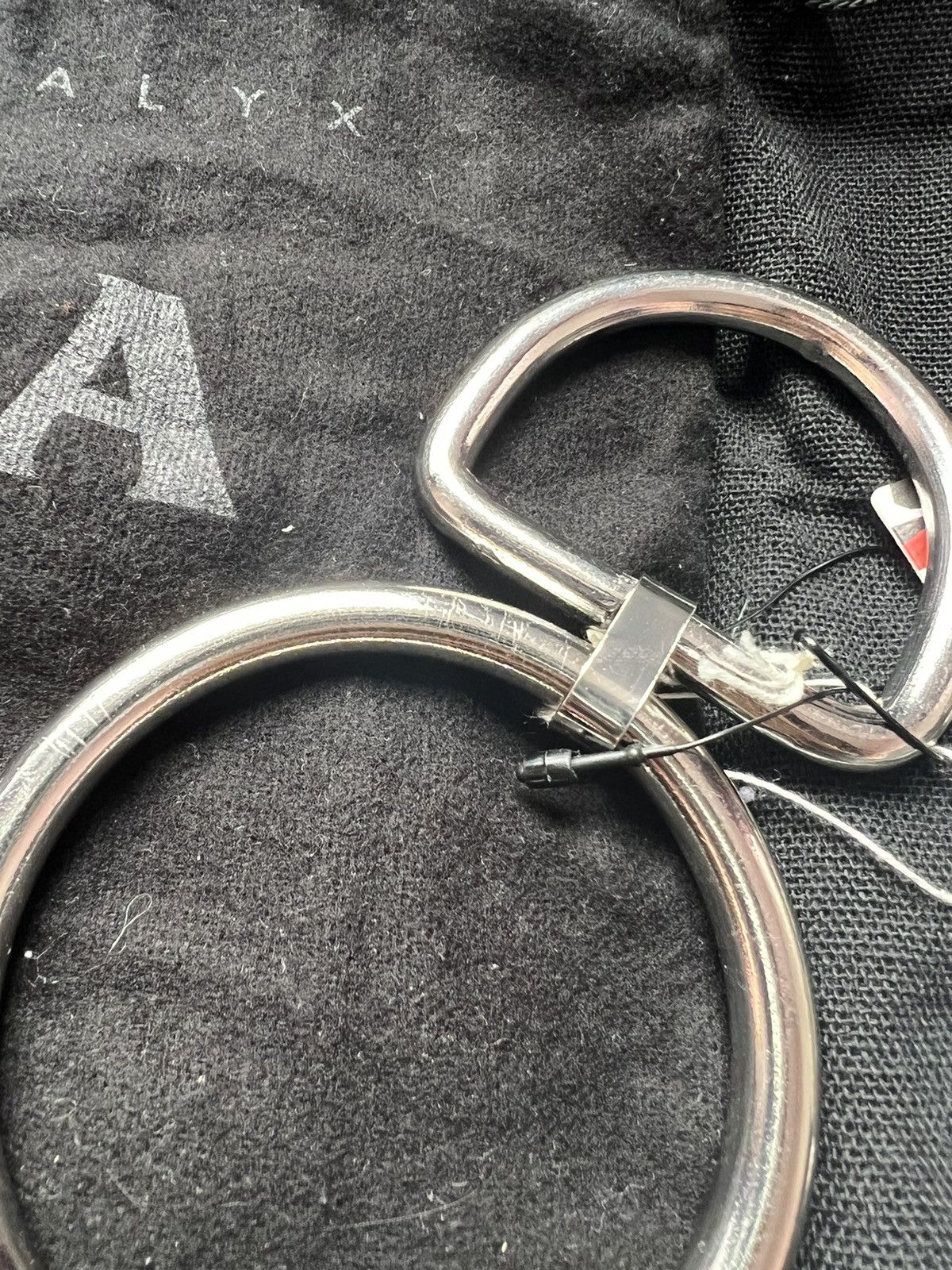 1017 ALYX 9SM × Alyx Alyx early era shackle Hoop bracelet bangle Size ONE SIZE - 4 Thumbnail