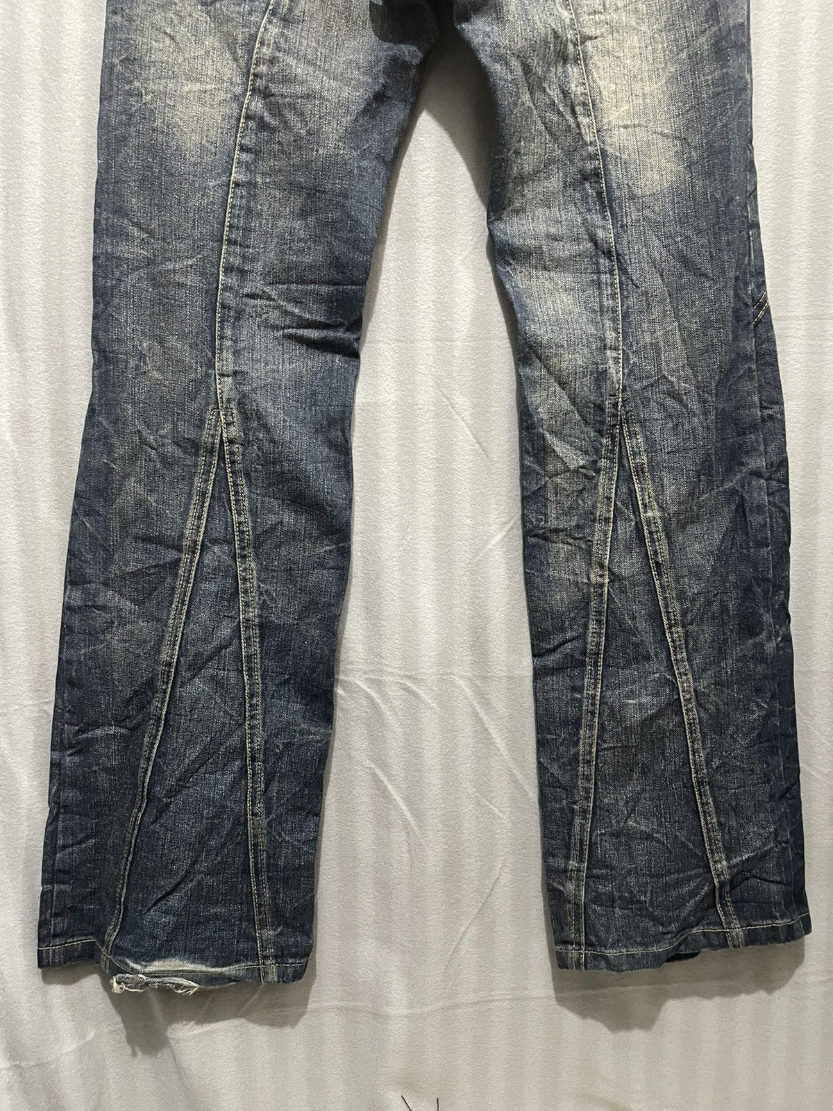 semanticdesign Rare Distressed Semantics Design Flaire Cut Jeans Size US 33 - 9 Thumbnail