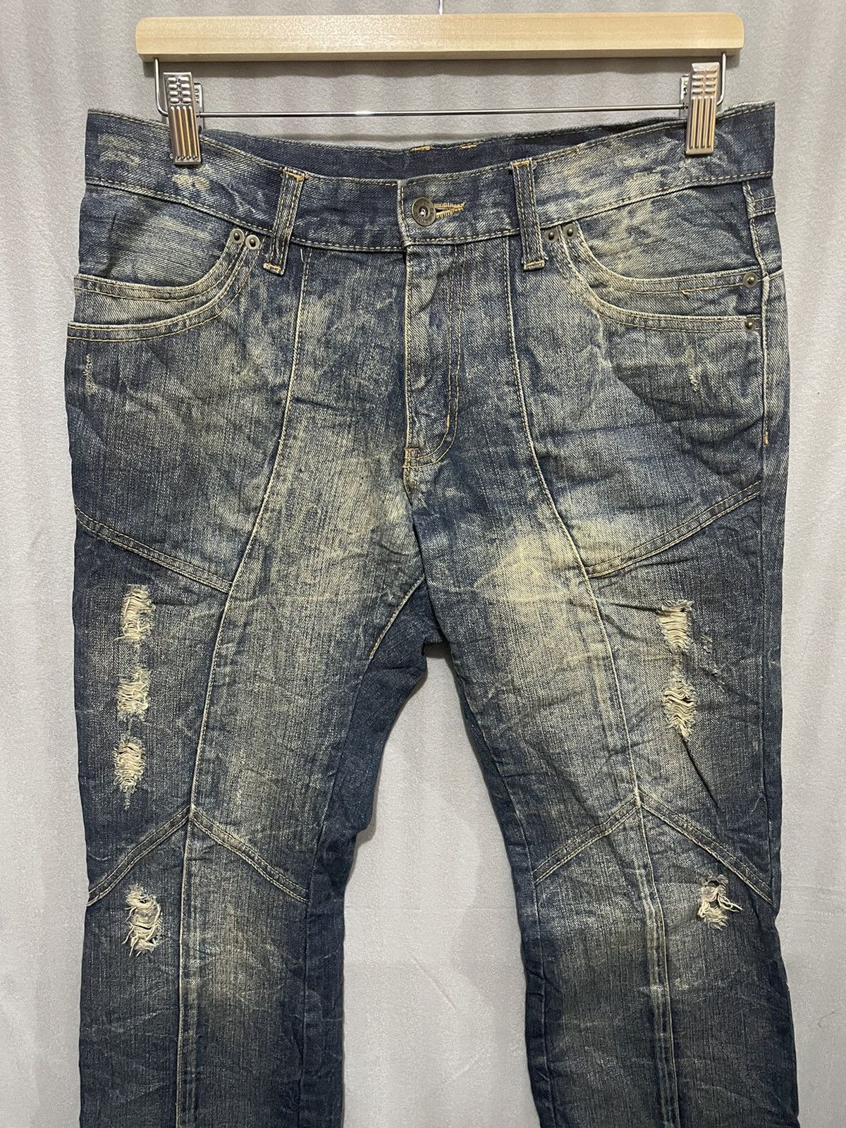 semanticdesign Rare Distressed Semantics Design Flaire Cut Jeans Size US 33 - 4 Thumbnail