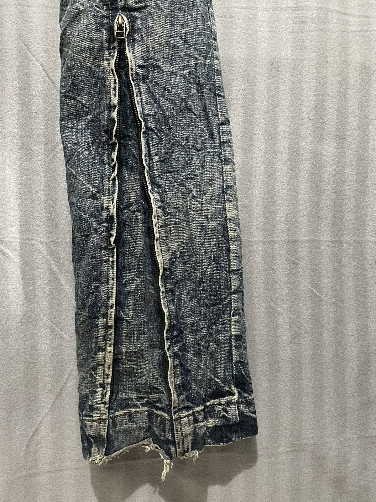 Seditionaries Rare Distressed Multi Zipper & Pockets Semantic Design Jeans Size US 33 - 10 Thumbnail