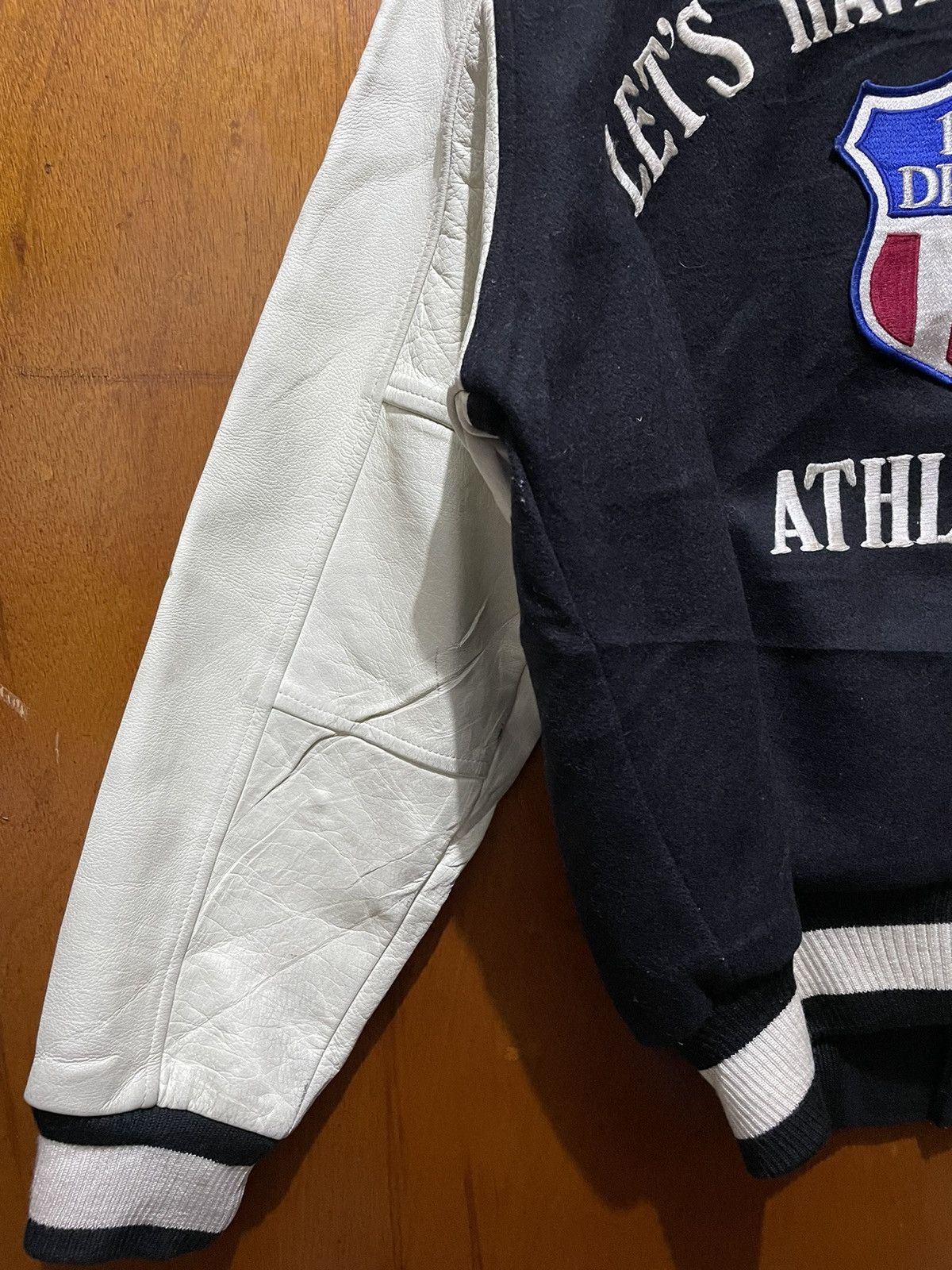 Vintage Vintage Varsity Jackets Athletics Size US L / EU 52-54 / 3 - 6 Thumbnail